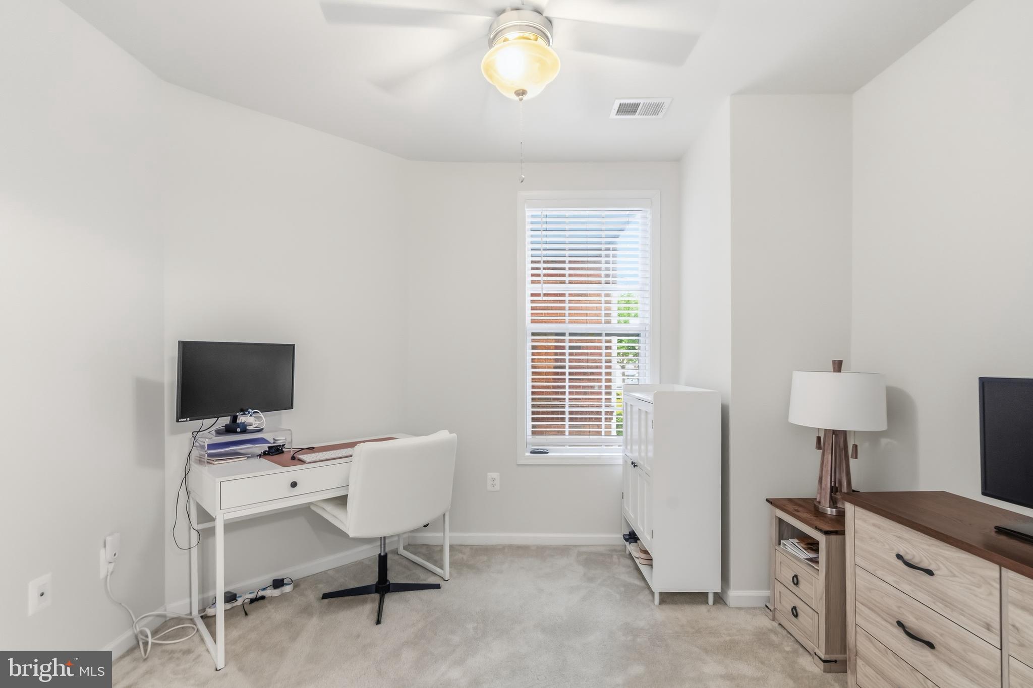LOUDOUN VALLEY RIDGES - Residential