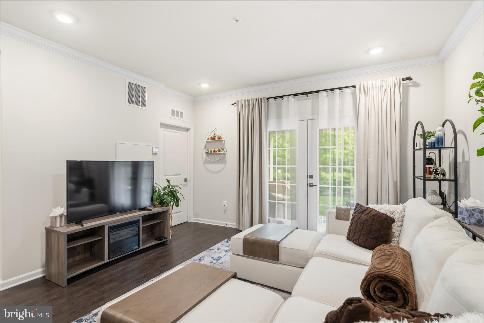 LOUDOUN VALLEY RIDGES - Residential