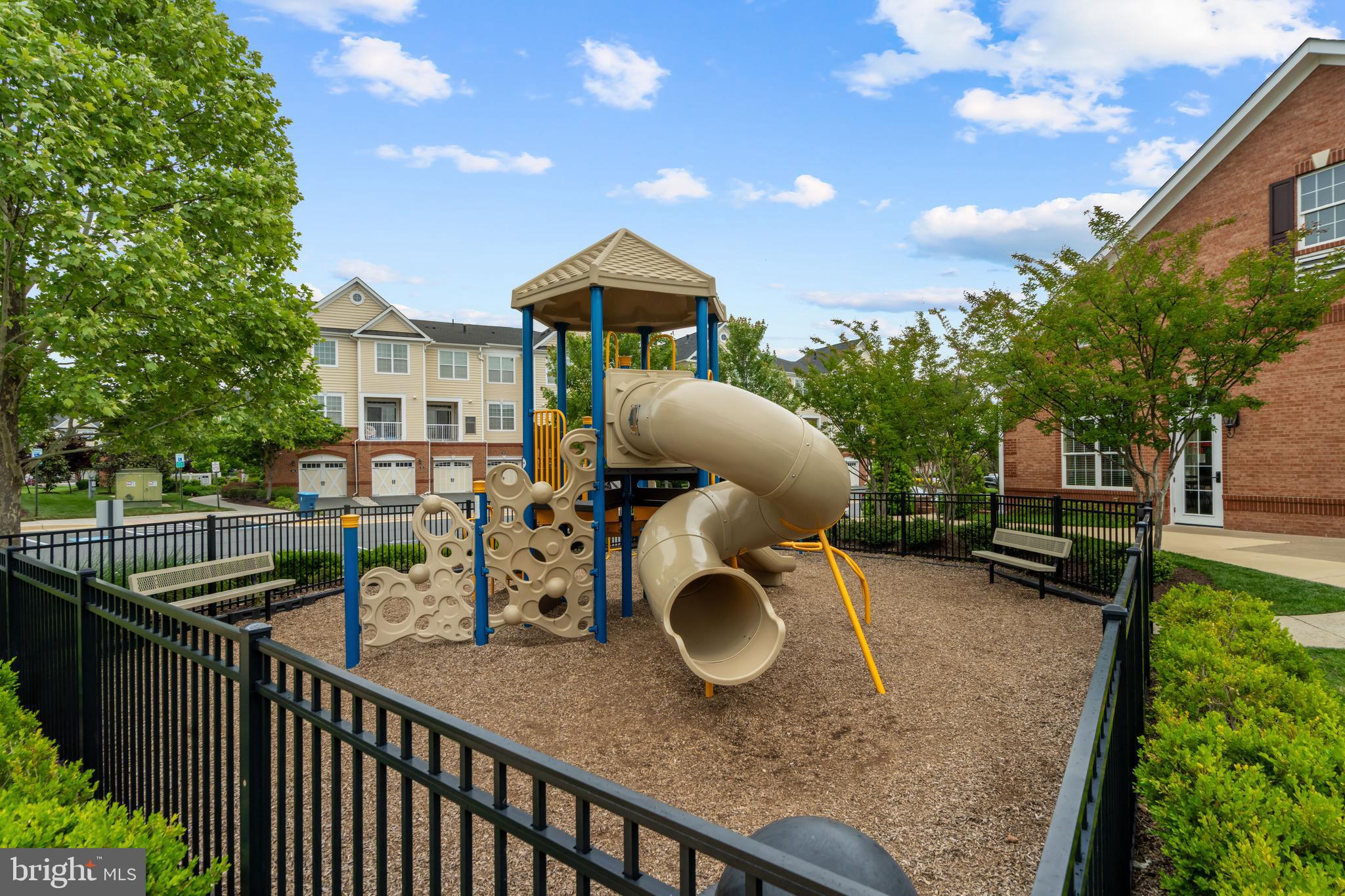 LOUDOUN VALLEY RIDGES - Residential