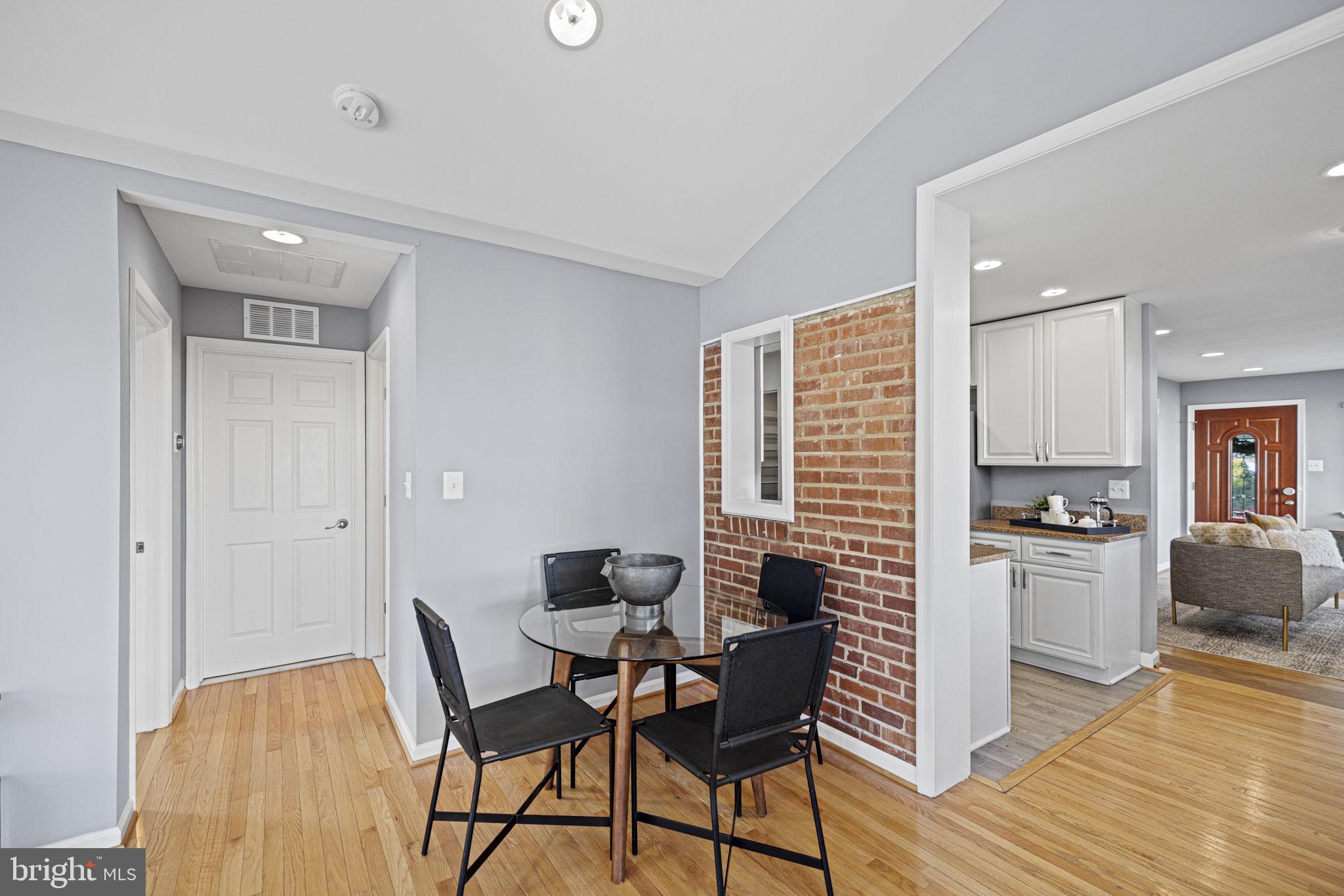 BROYHILL PARK - Residential