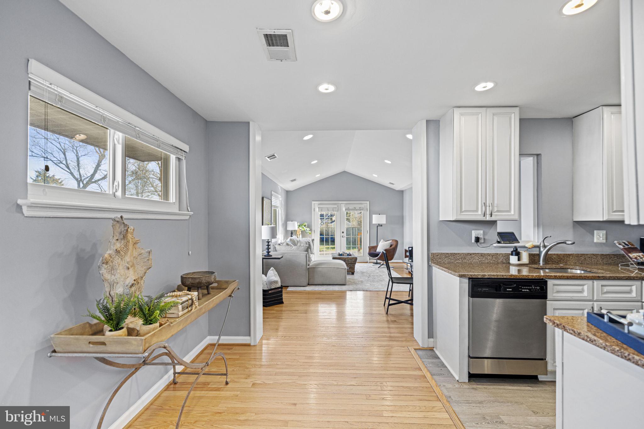 BROYHILL PARK - Residential