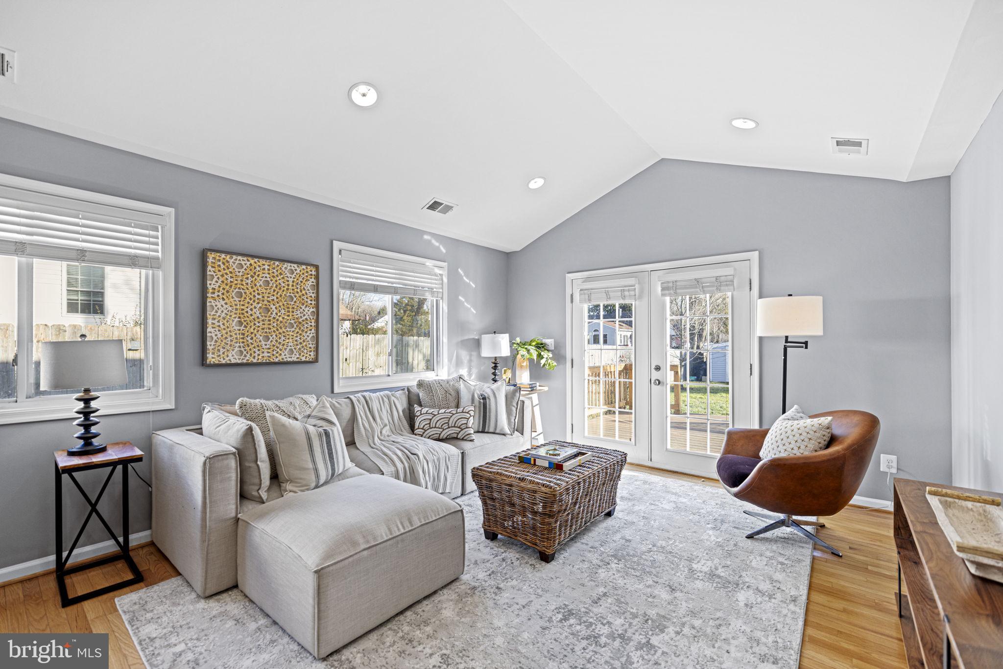 BROYHILL PARK - Residential