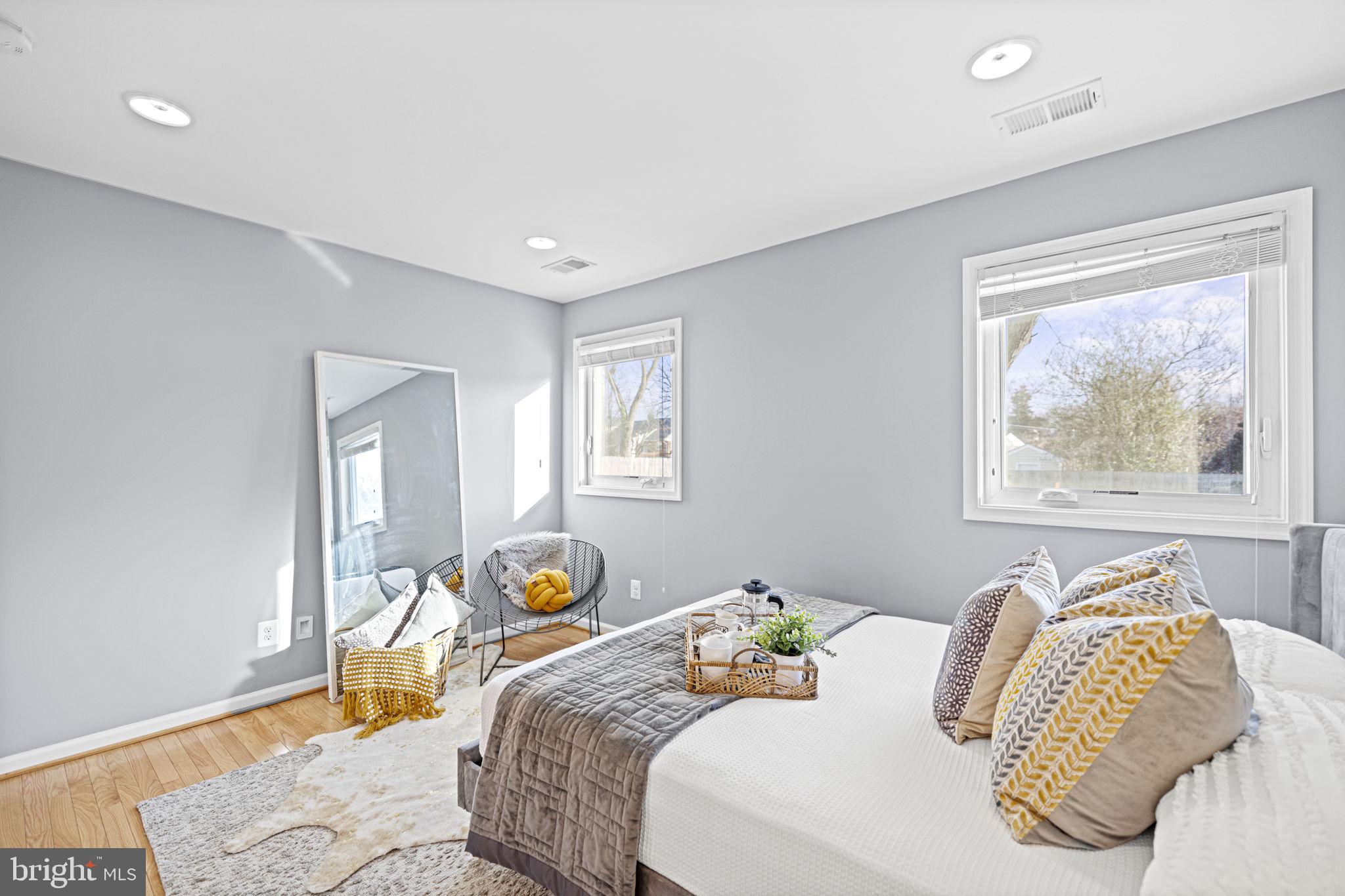 BROYHILL PARK - Residential