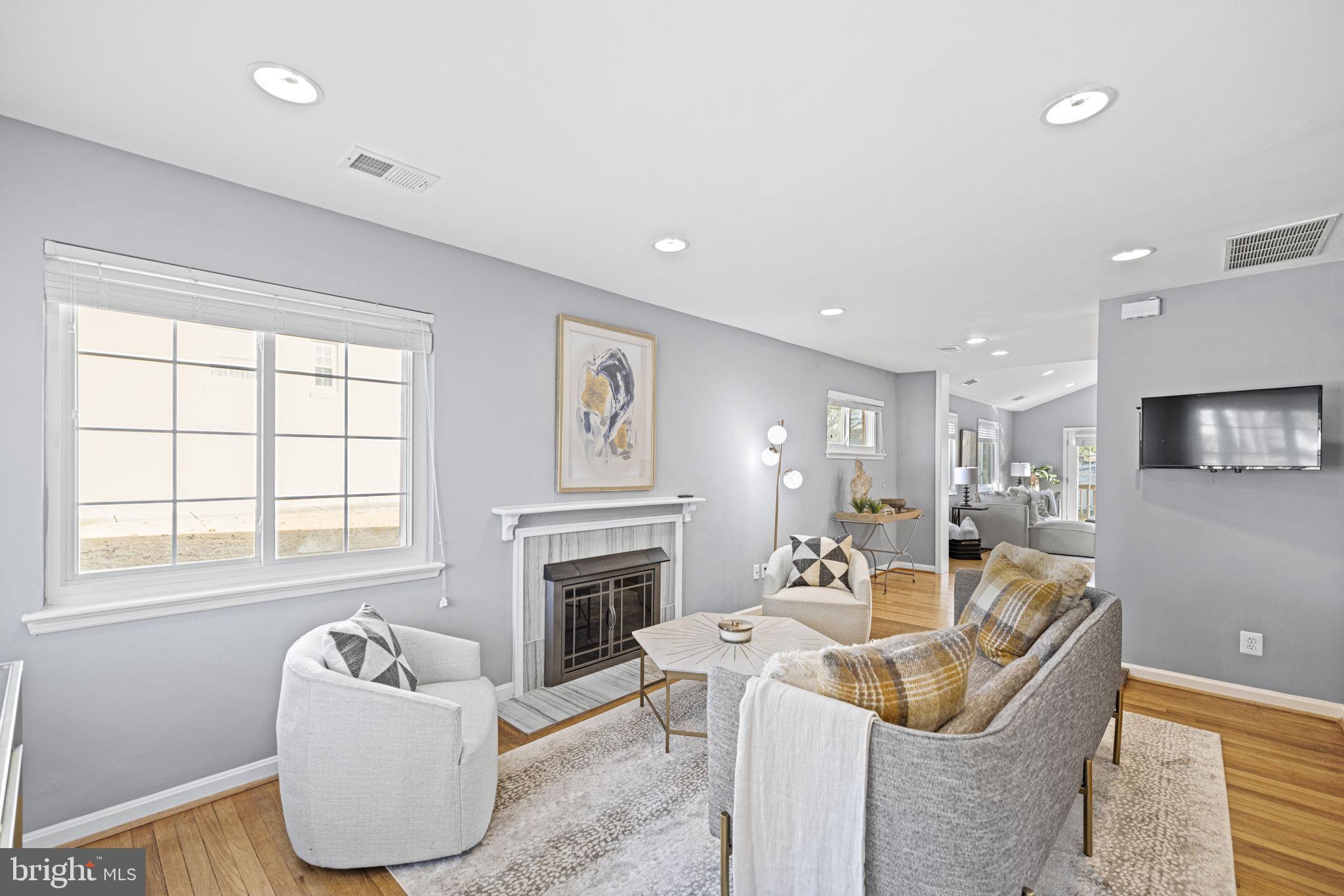 BROYHILL PARK - Residential