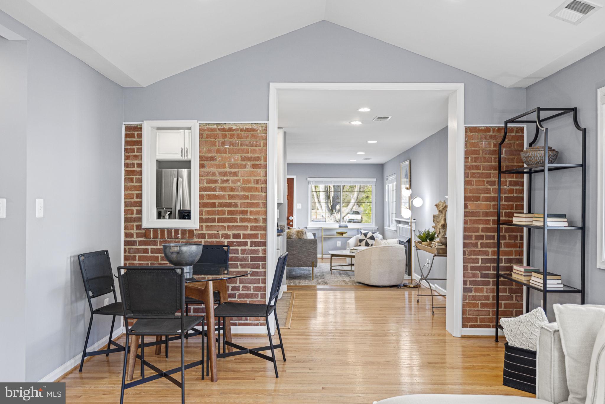 BROYHILL PARK - Residential