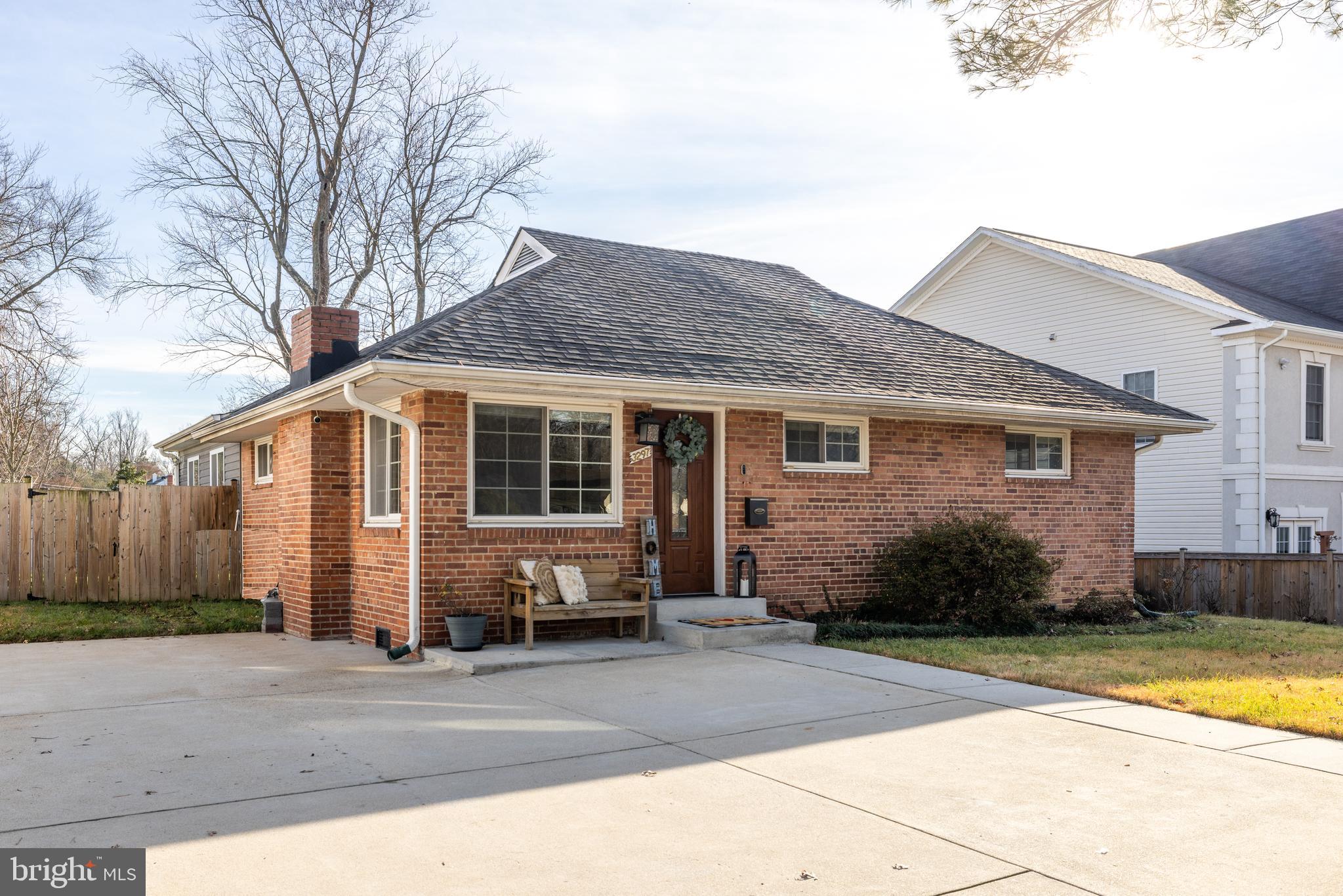 BROYHILL PARK - Residential