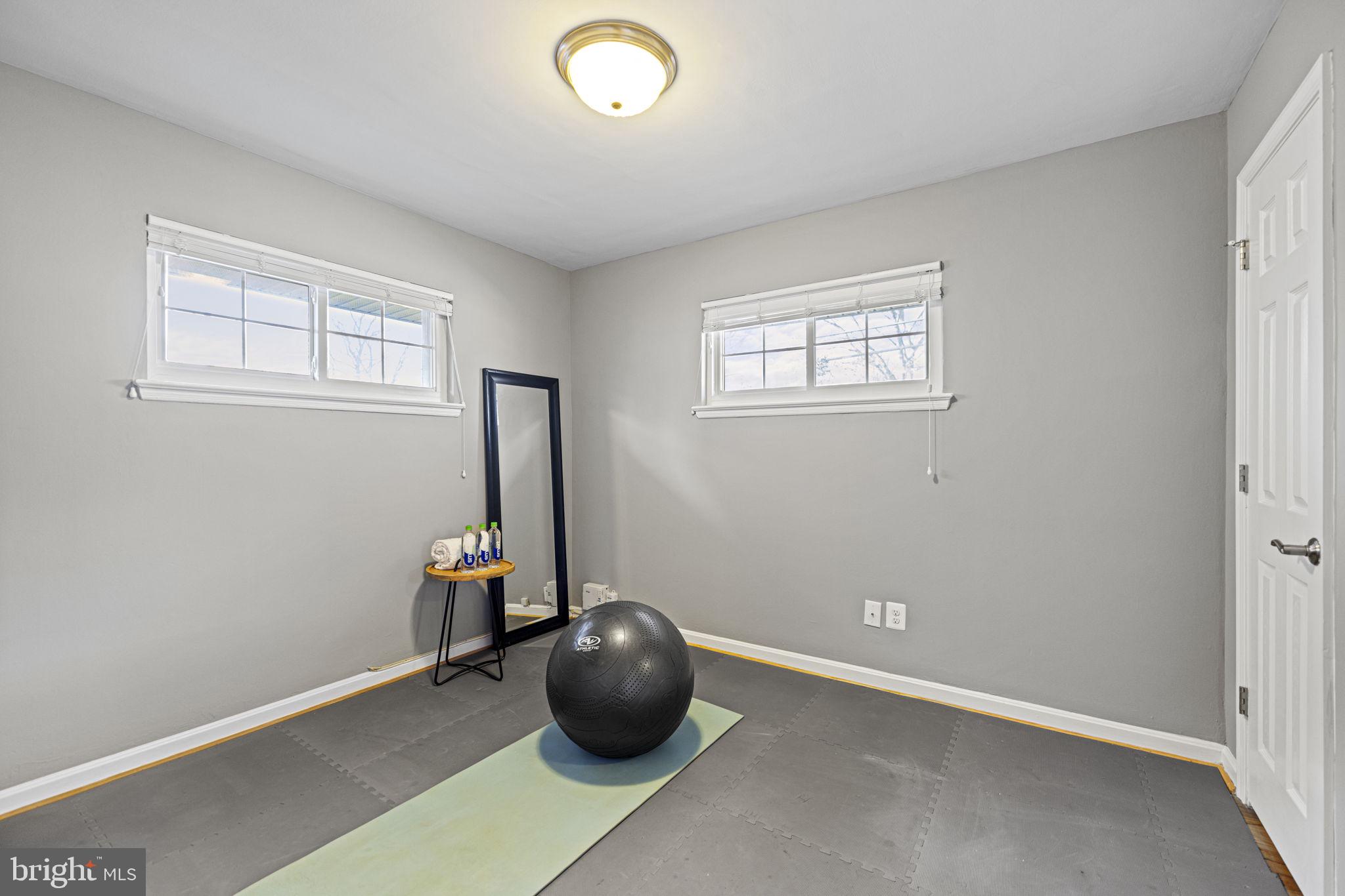 BROYHILL PARK - Residential