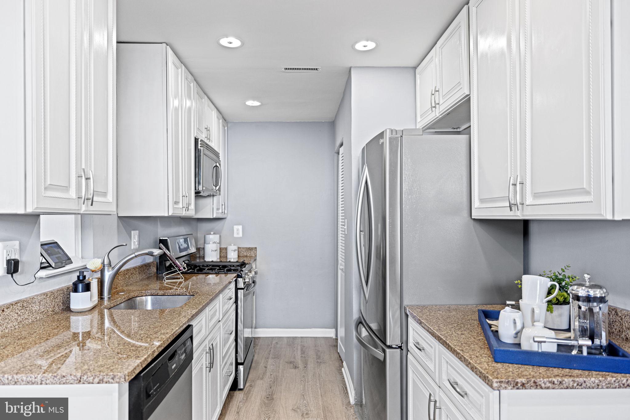 BROYHILL PARK - Residential
