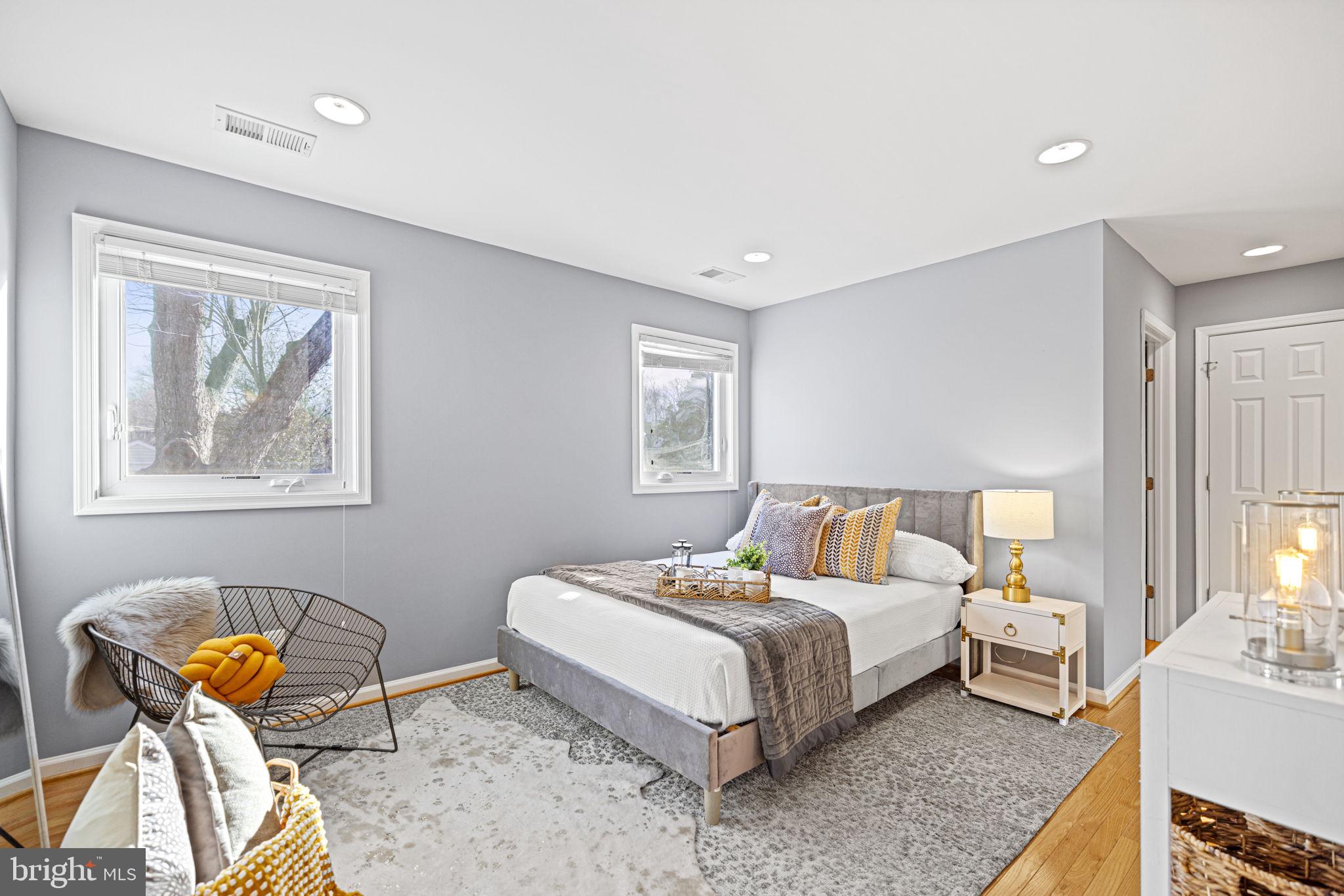 BROYHILL PARK - Residential