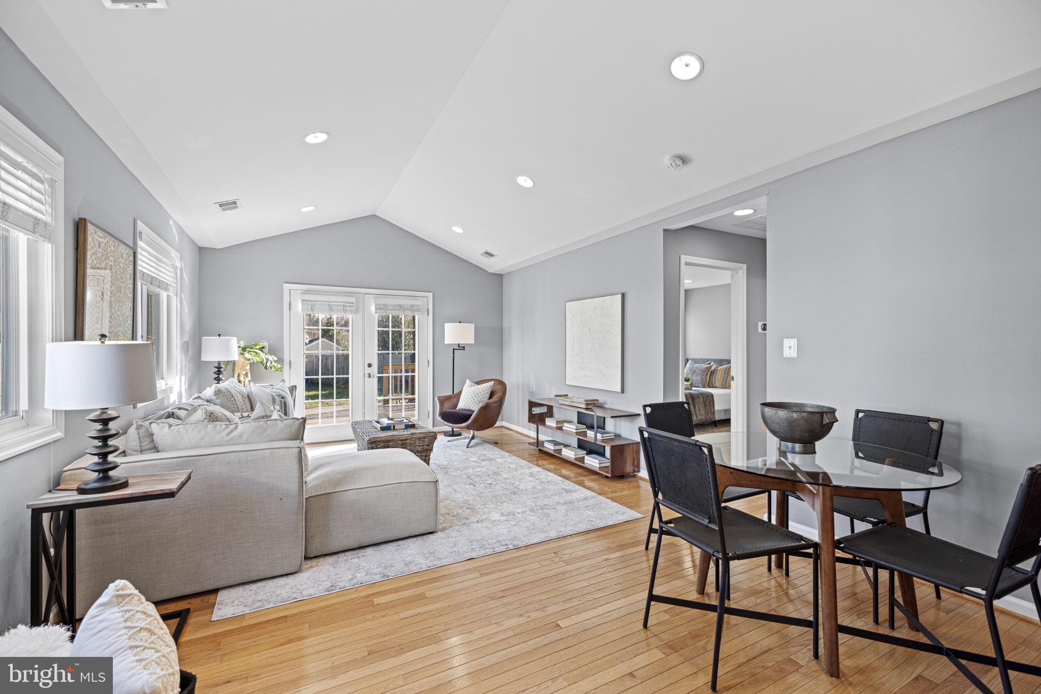 BROYHILL PARK - Residential
