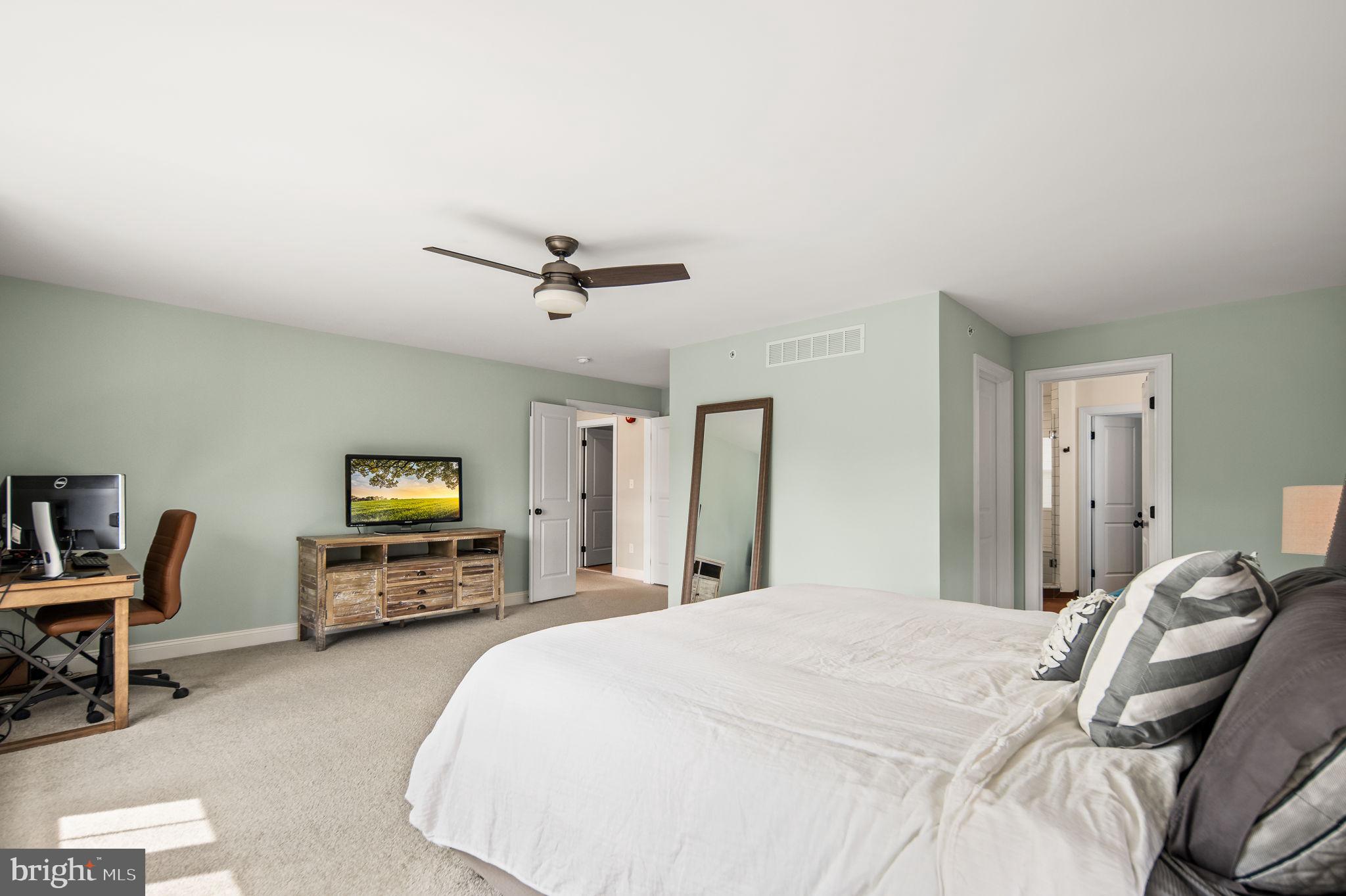 WASHINGTON MANOR - Residential