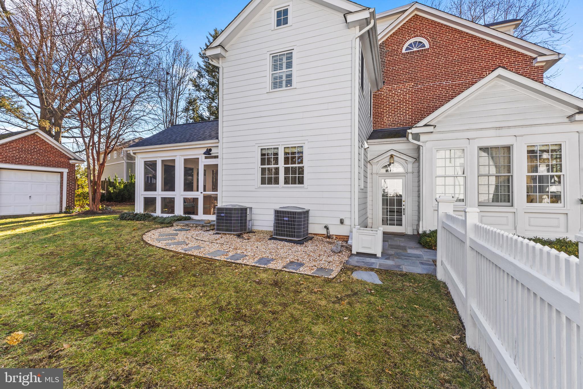 JEFFERSON PARK - Residential