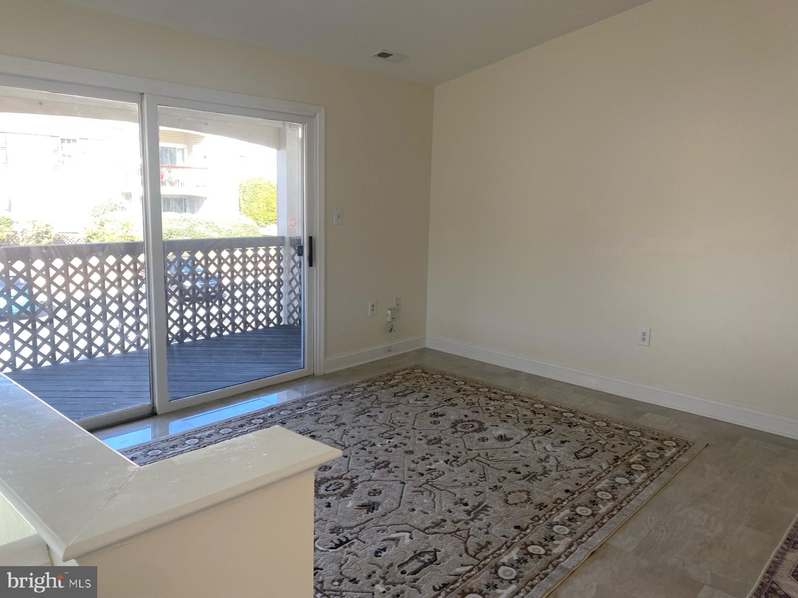 ROLLING OAKS - Residential Lease