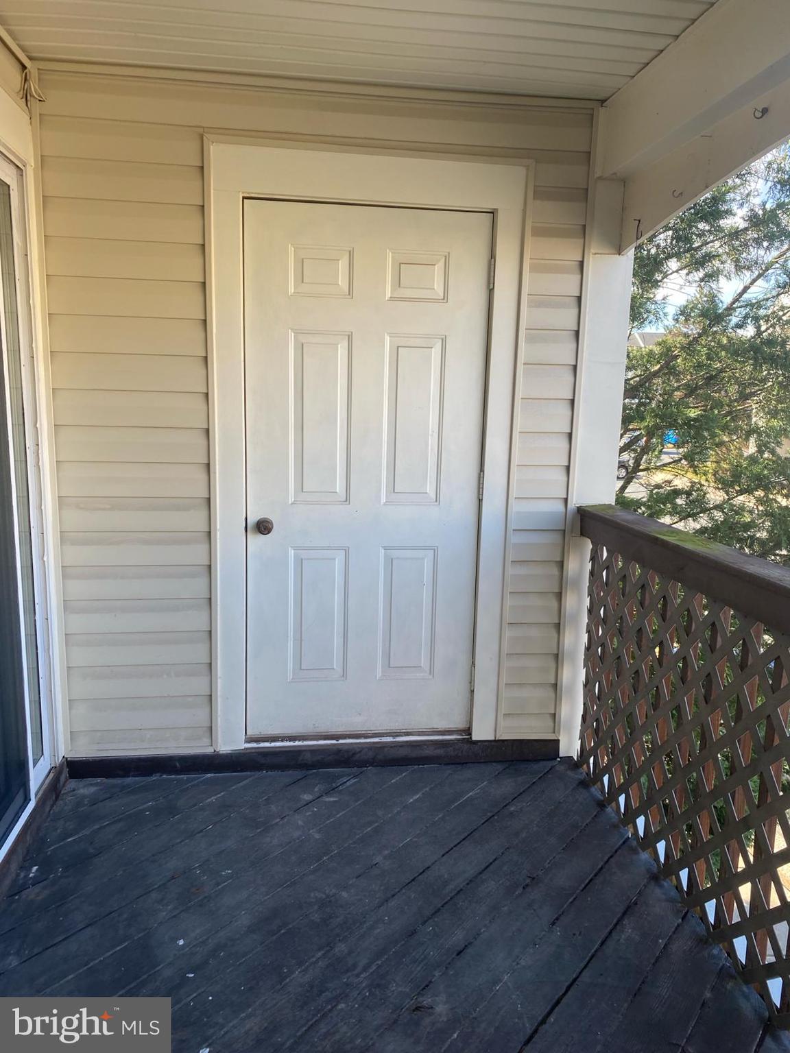 ROLLING OAKS - Residential Lease