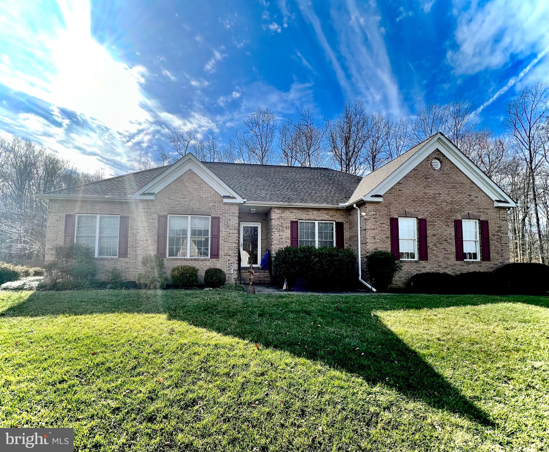 Meticulously maintained brick front rambler located in the amenity-filled Lee's Hill community. This one owner home has pride of ownership throughout the entire home. The home features a newer roof, updated trex deck and an outdoor space  that is perfect for entertaining. The owners suite features an updated ensuite bathroom with dual sinks, soaking tub,  a separate shower and a custom walk-in closet. Granite counters in the kitchen with ample storage and pantry space. Some of the HOA amenities are community pools, Volleyball and basketball courts,  Tennis court and soccer field, tot lots/playgrounds, and a clubhouse!  Close proximity to hospitals, shopping, restaurants, grocery stores, schools, the VRE commuter train & lots and I-95. Don't miss out on this one of a kind opportunity!