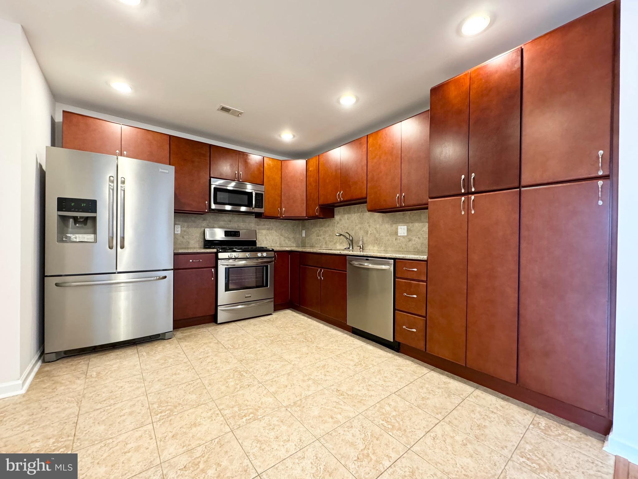 BUSTLETON - Residential