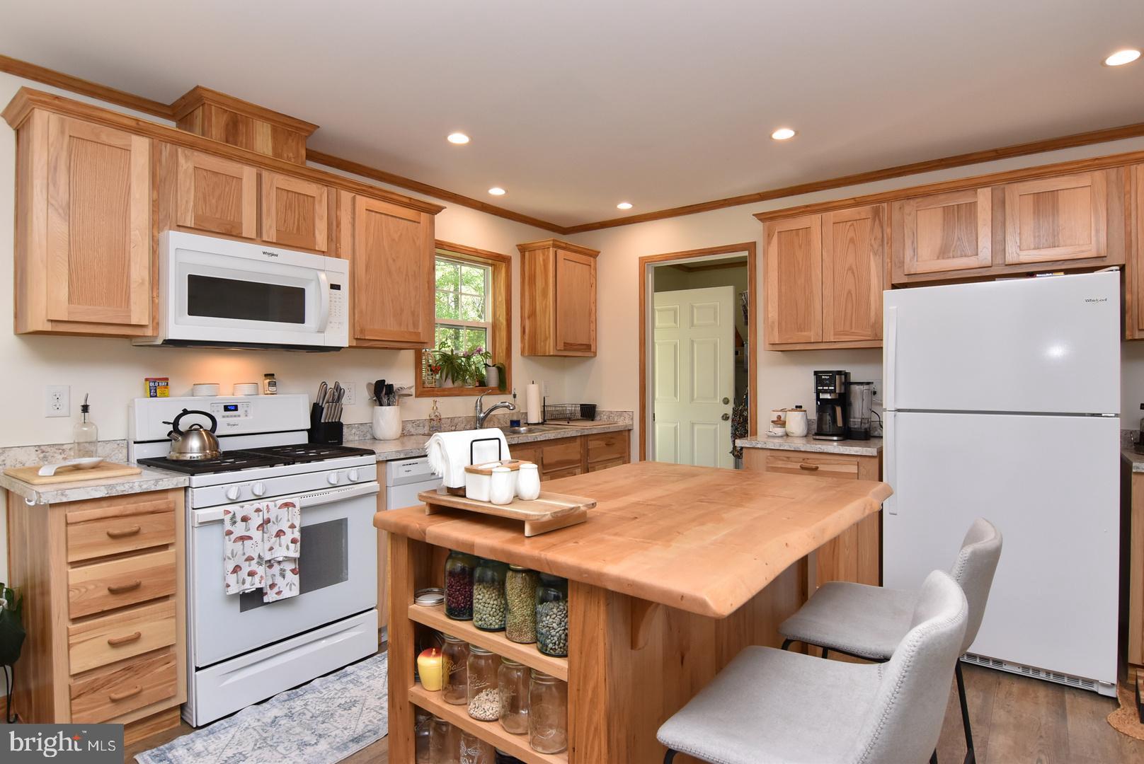 LAKE PINES - Residential