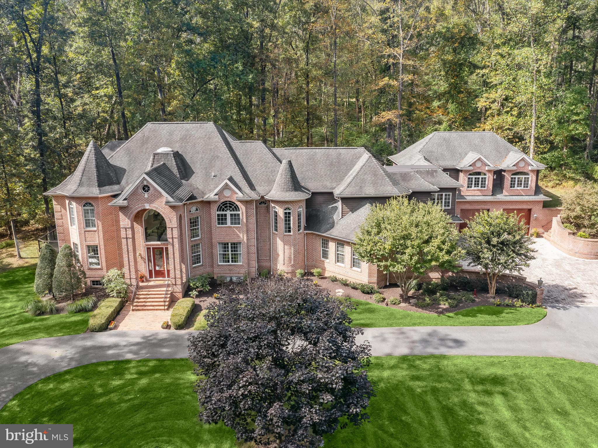 TRIADELPHIA WOODS - Residential