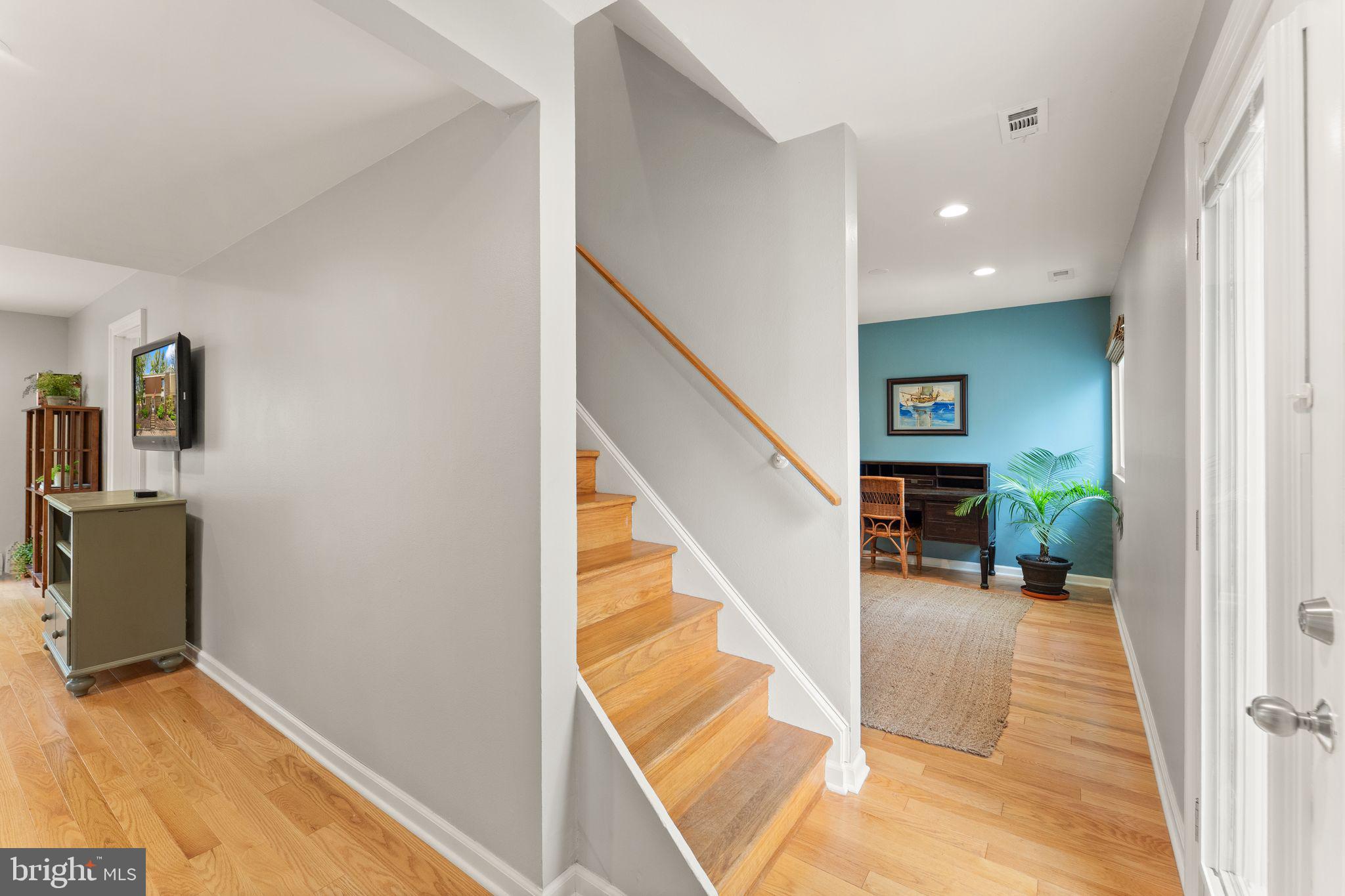RESTON - Residential