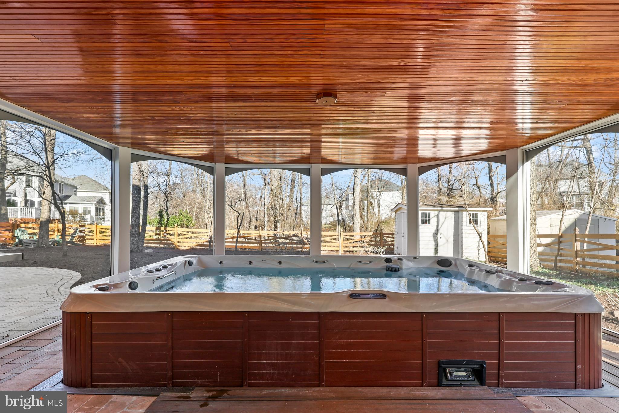 BROADLANDS - Residential