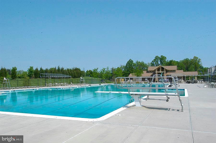 BROADLANDS - Residential