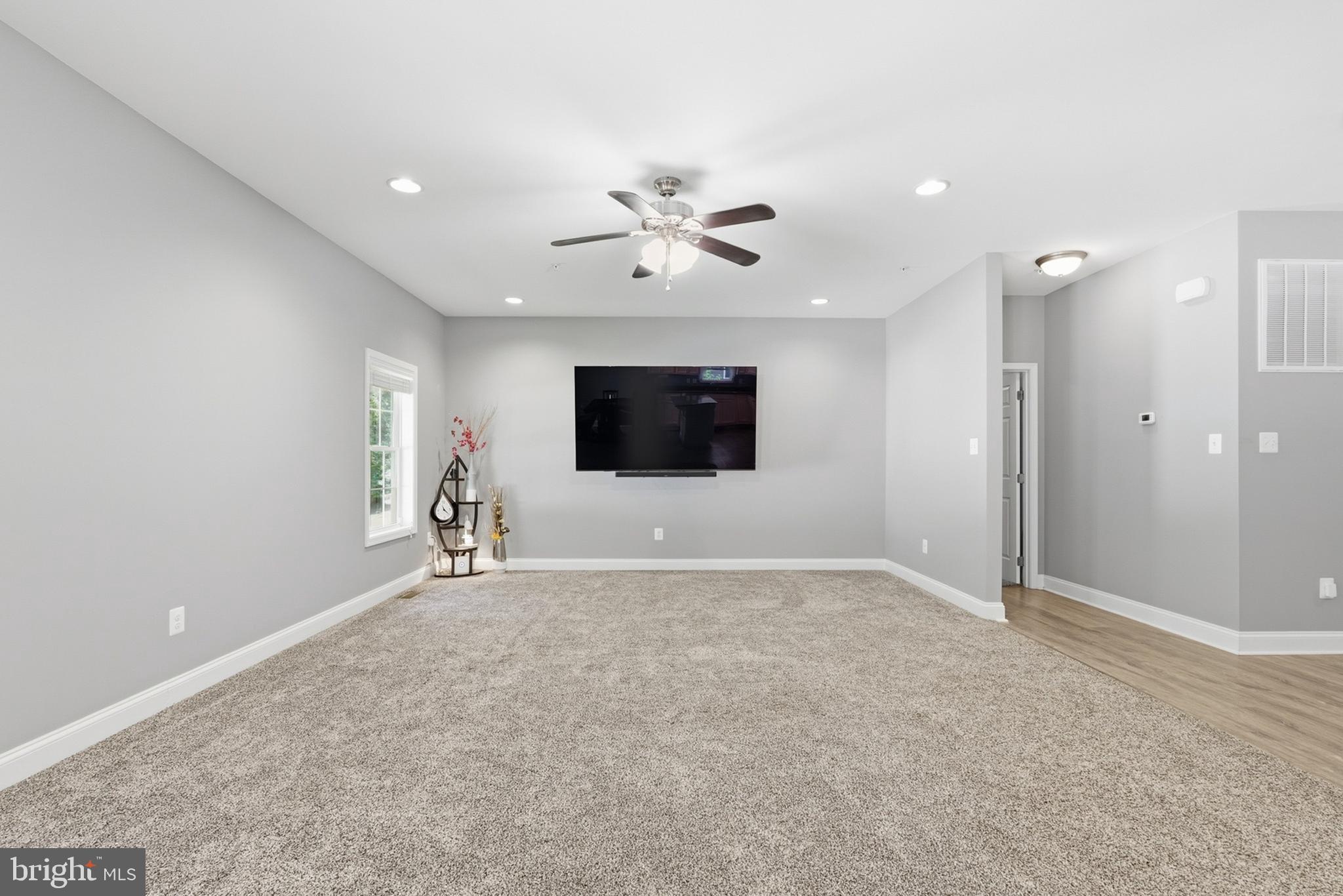 EMERALD HILLS ESTATES - Residential