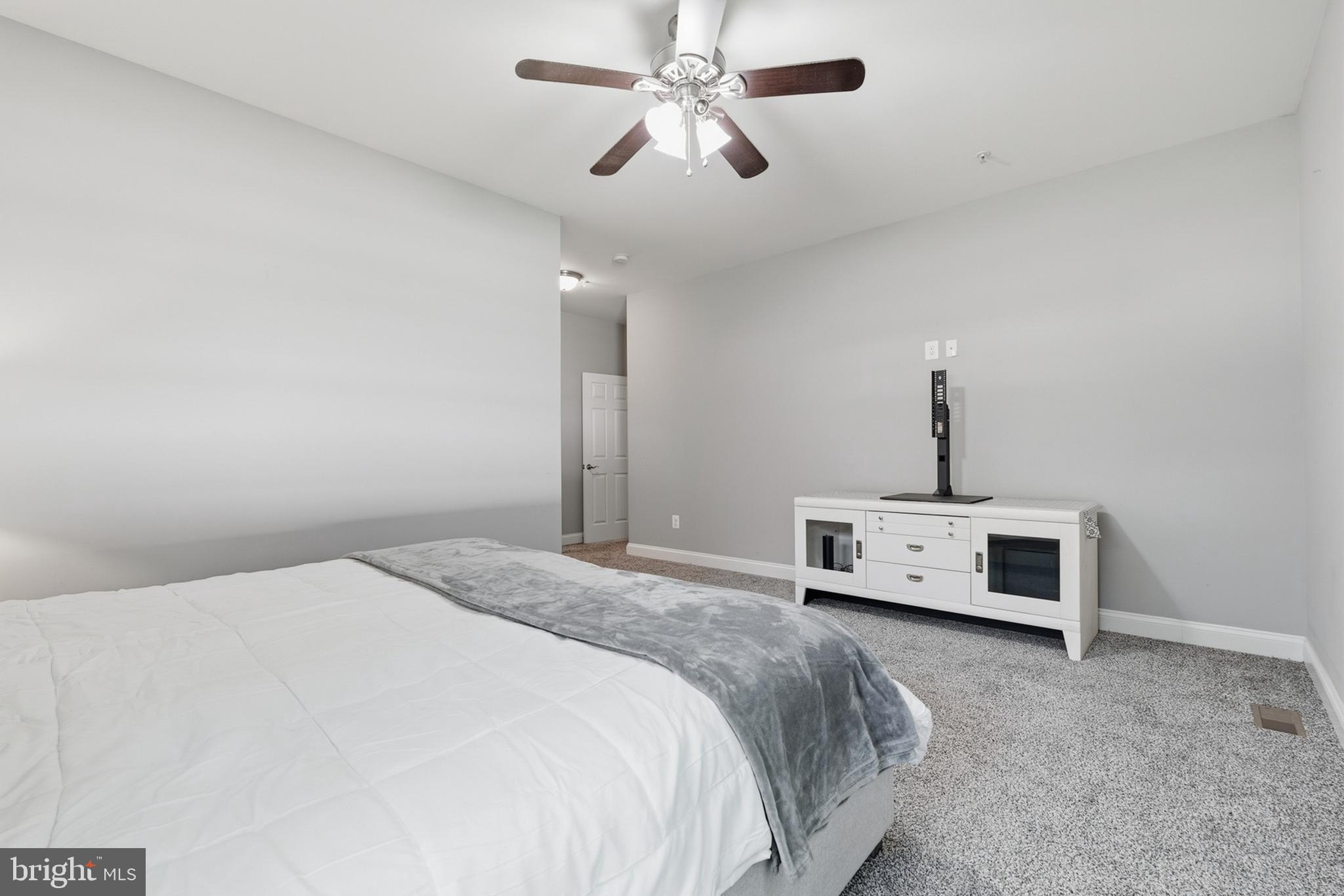 EMERALD HILLS ESTATES - Residential