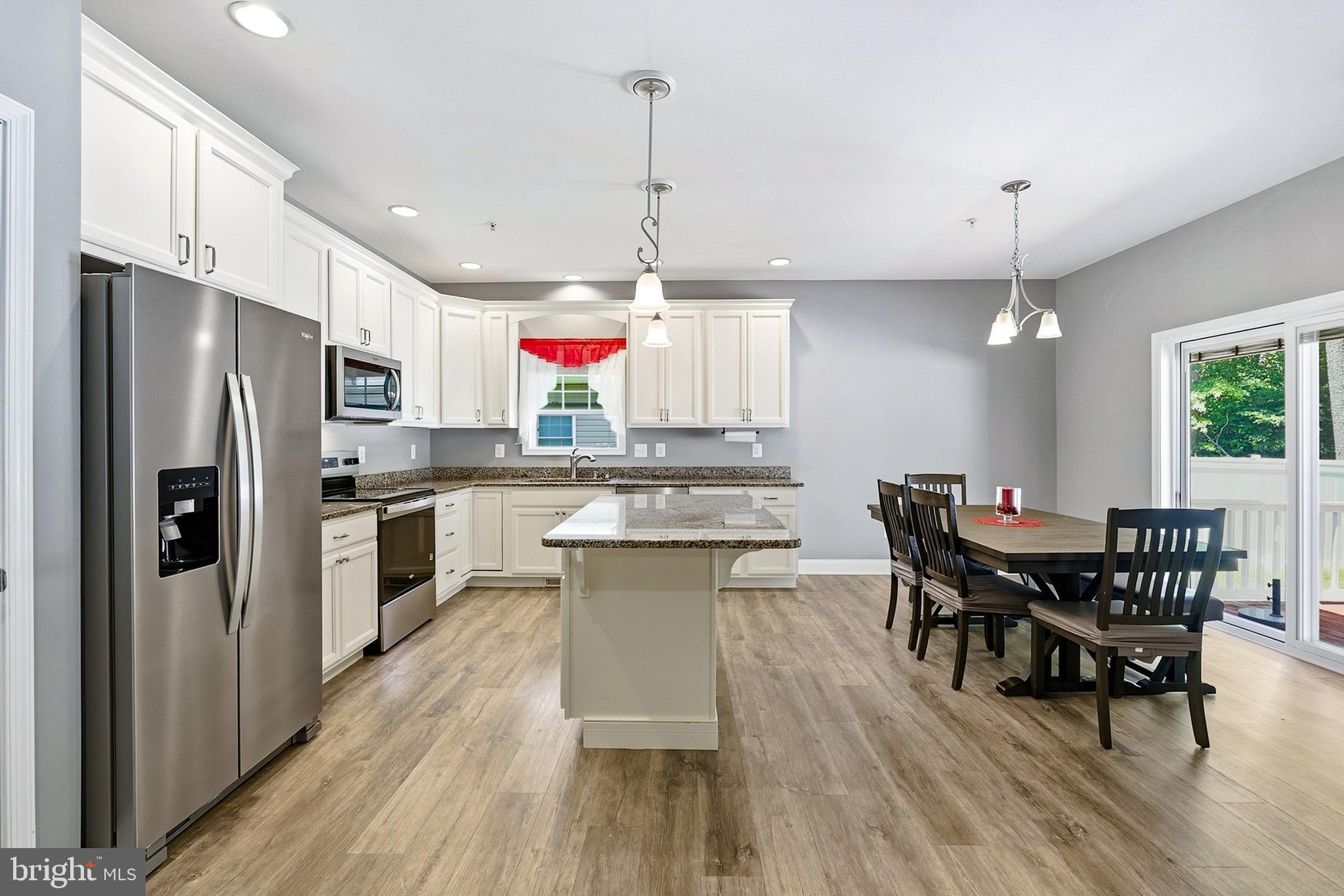 EMERALD HILLS ESTATES - Residential
