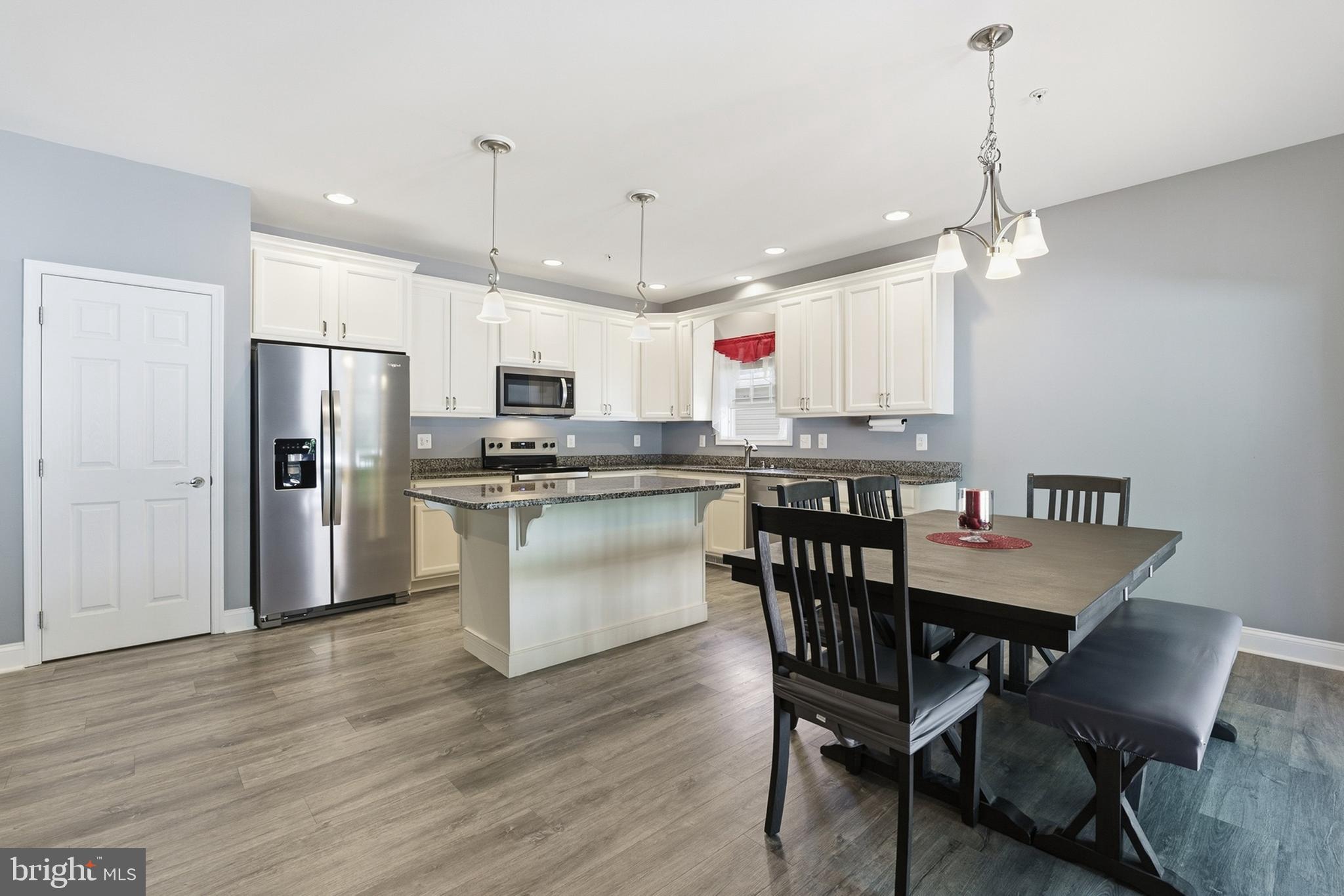 EMERALD HILLS ESTATES - Residential