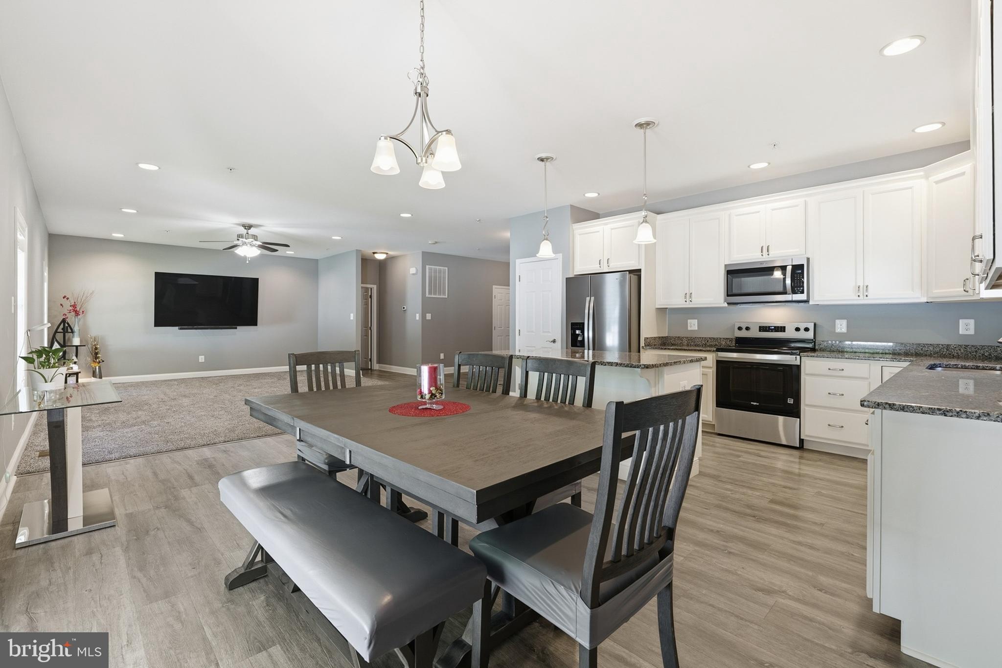 EMERALD HILLS ESTATES - Residential