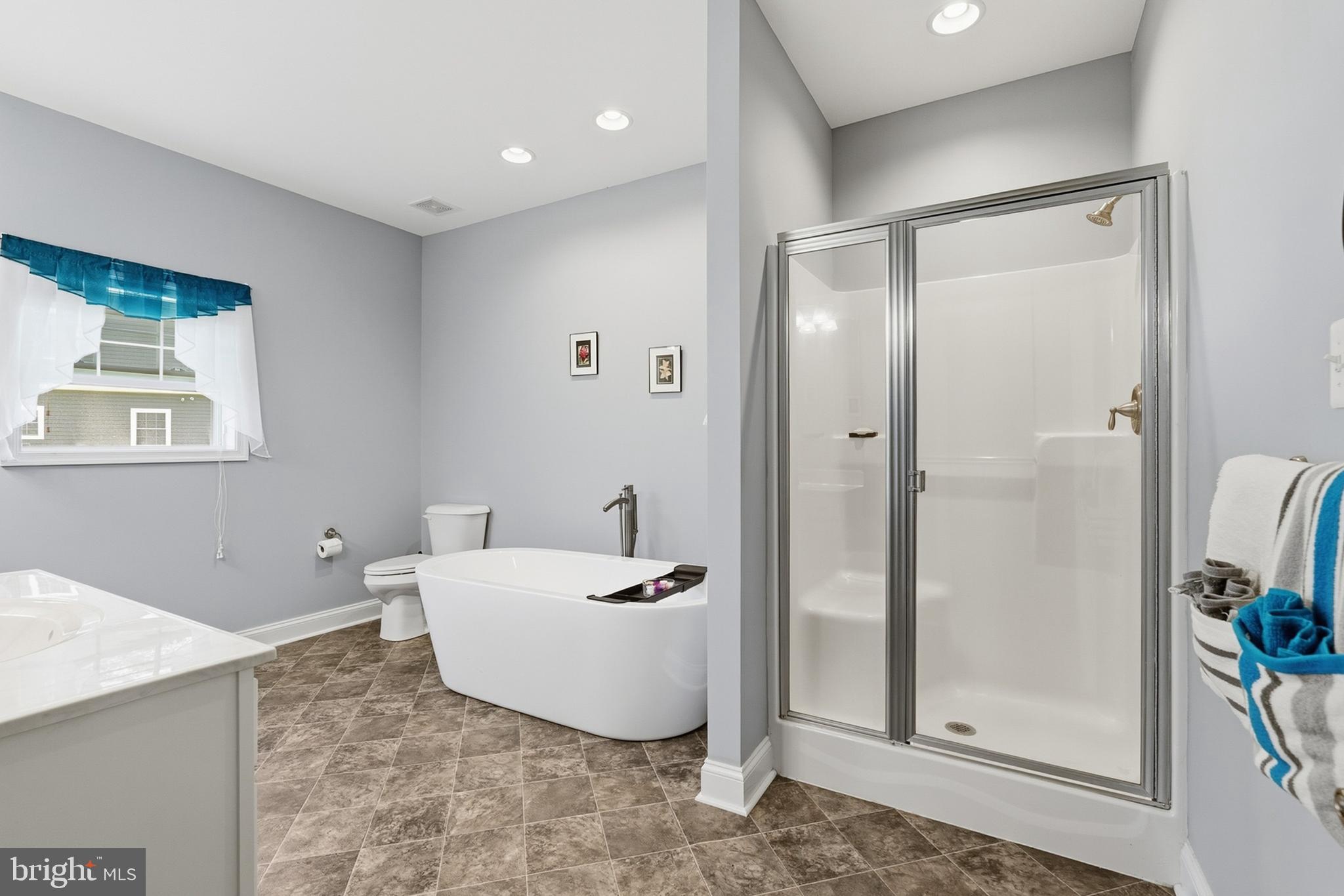 EMERALD HILLS ESTATES - Residential