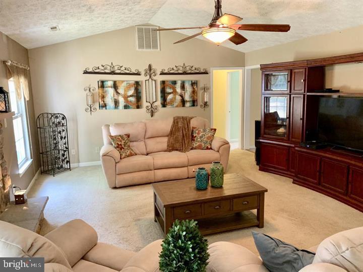 SMOKETREE - Residential Lease