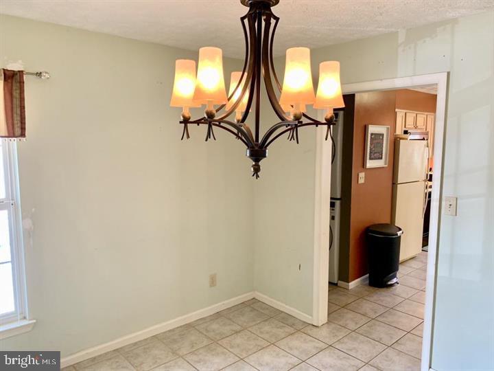 SMOKETREE - Residential Lease