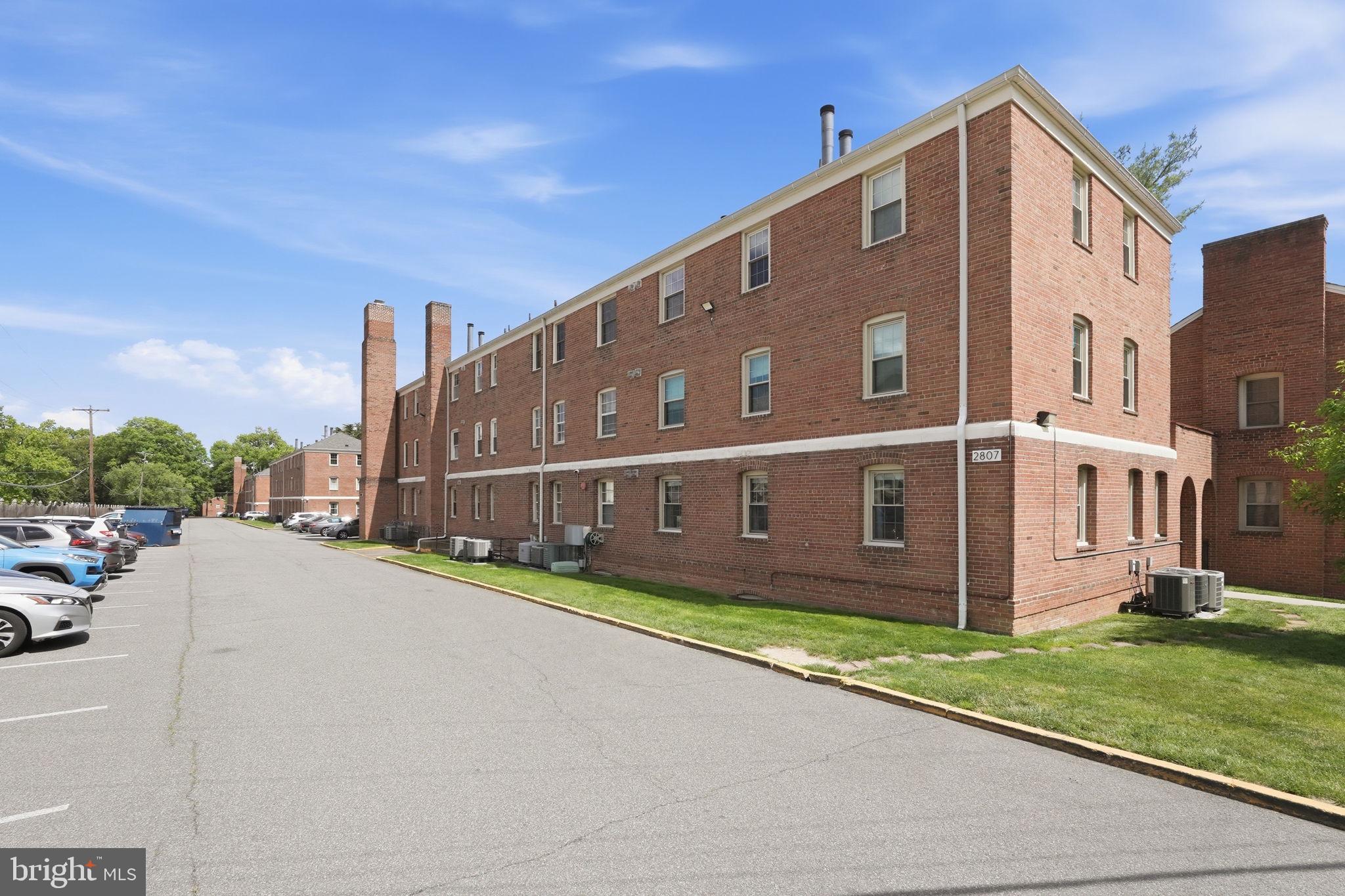 CAMBRIDGE COURTS - Residential