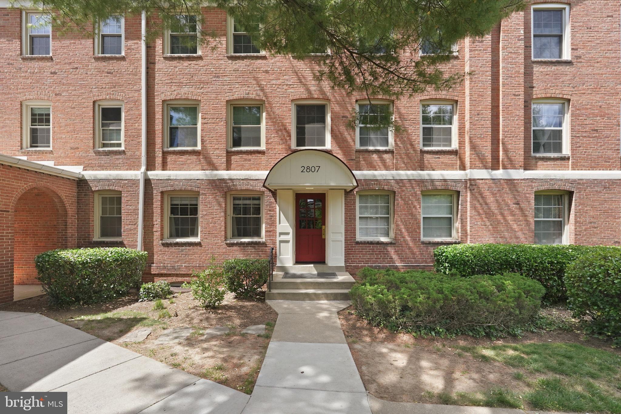 CAMBRIDGE COURTS - Residential