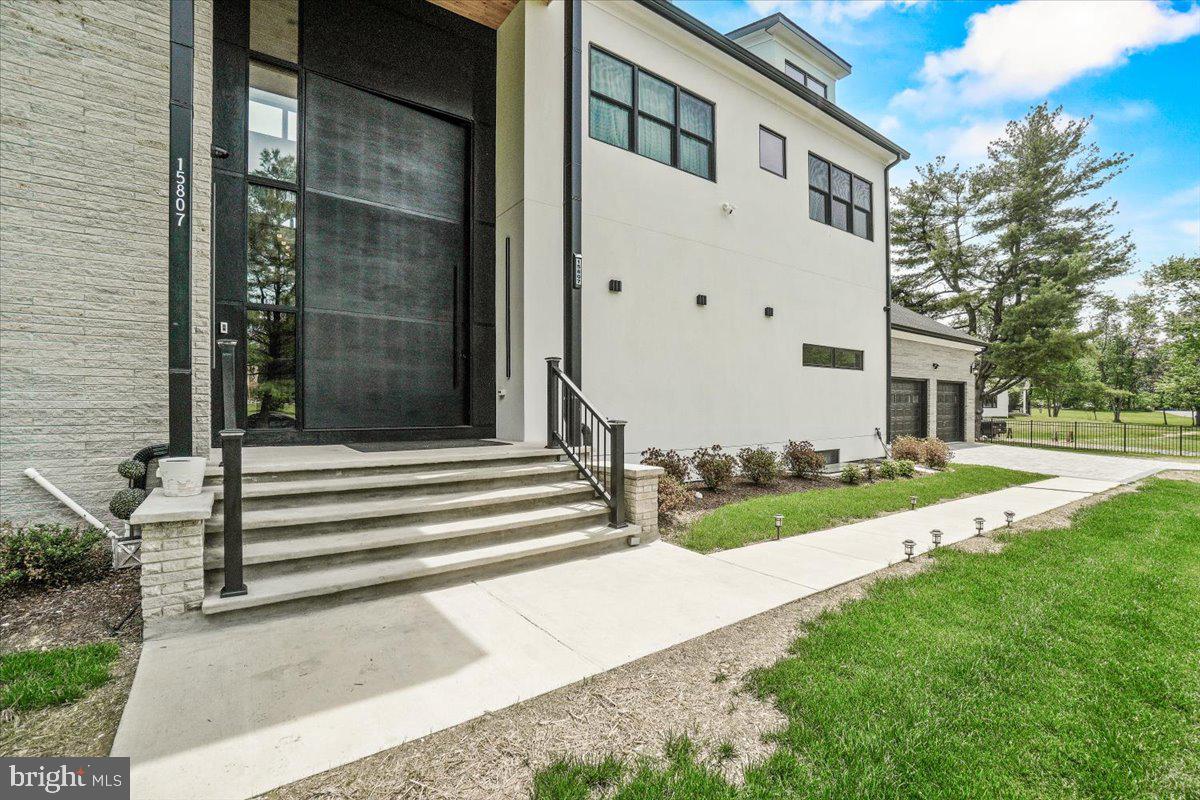 COLESVILLE OUTSIDE - Residential