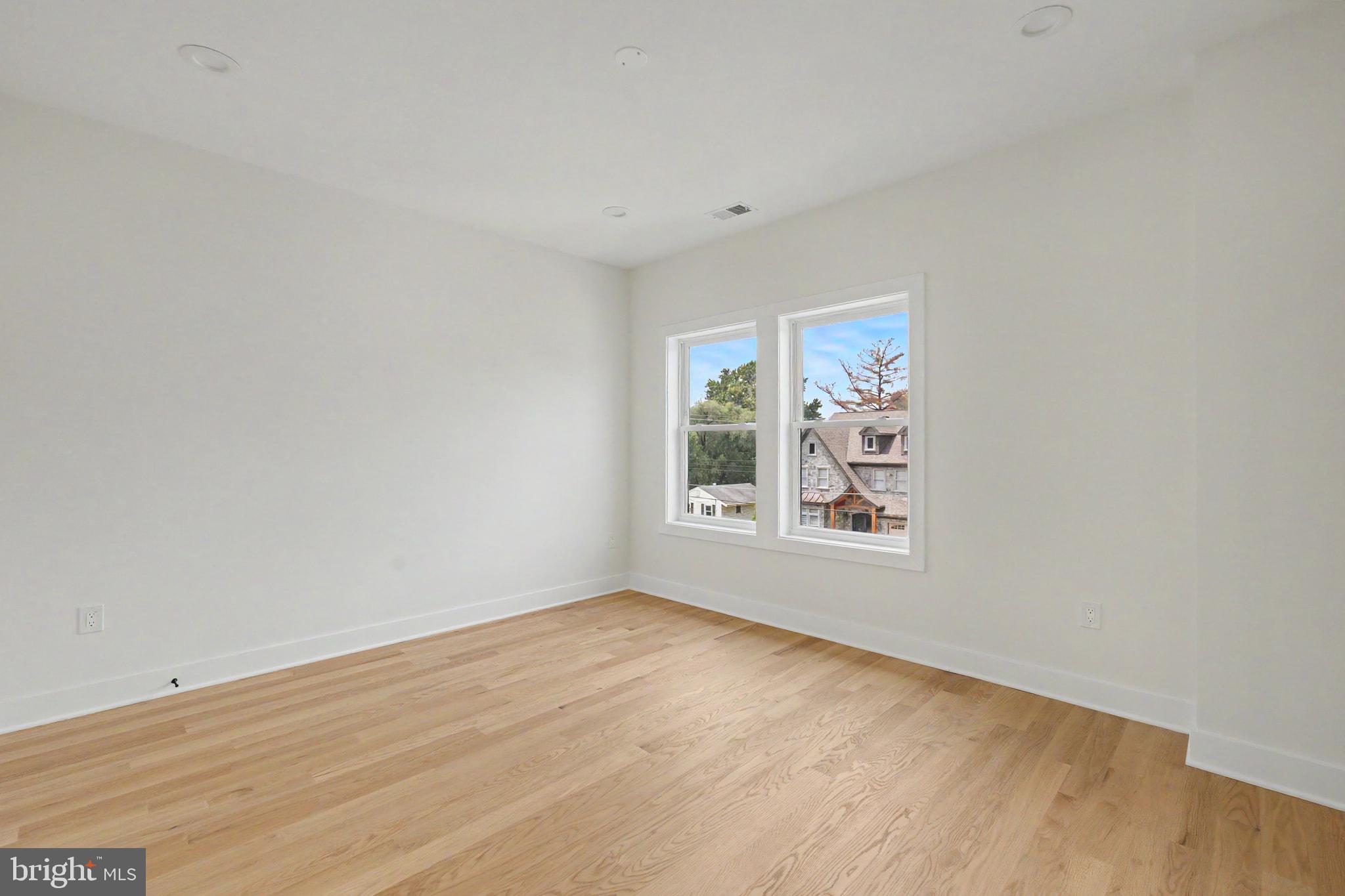 DEVON PARK - Residential