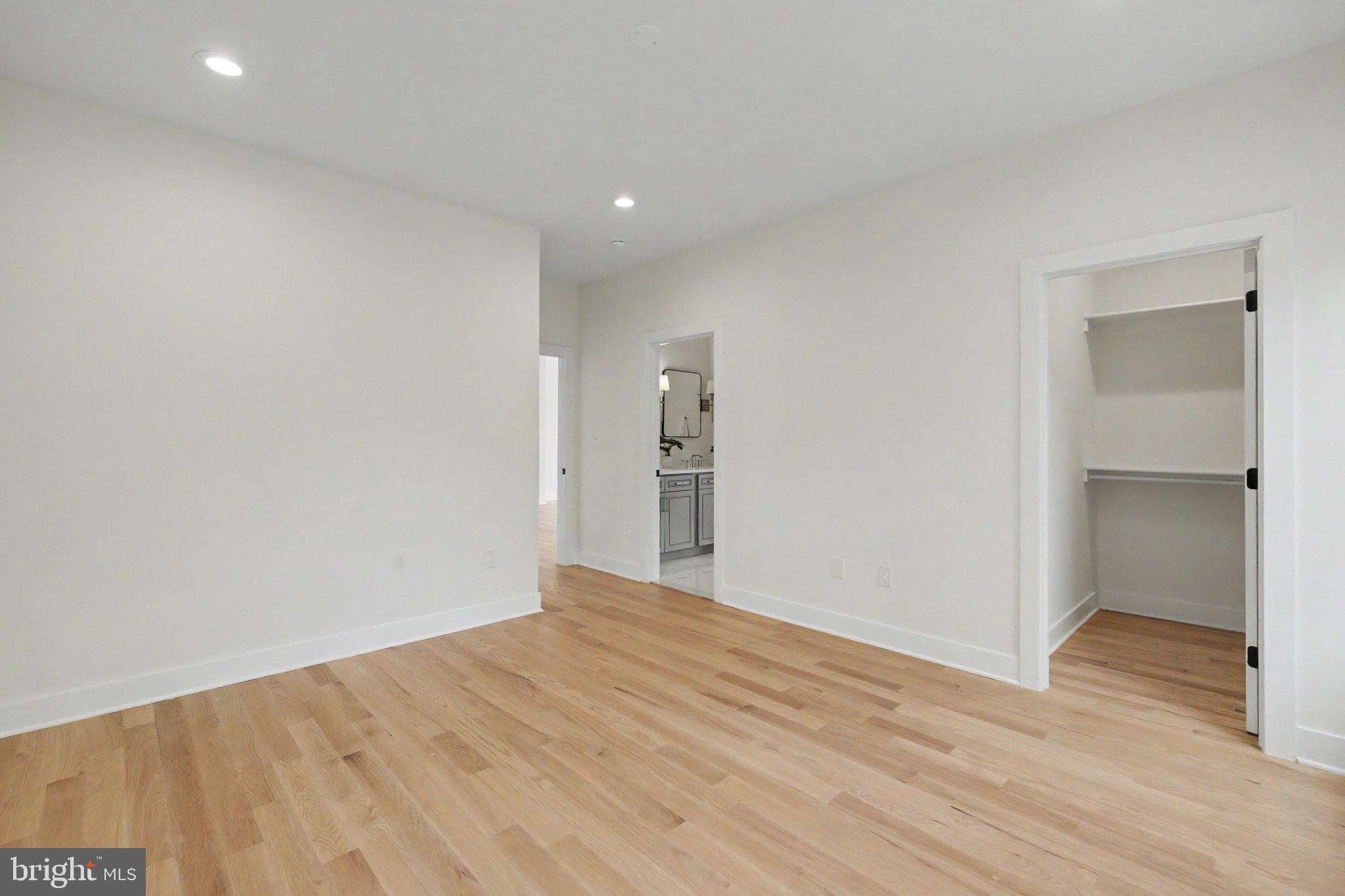 DEVON PARK - Residential
