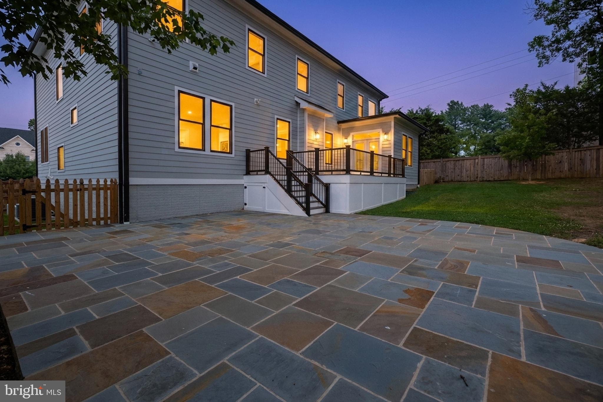 DEVON PARK - Residential