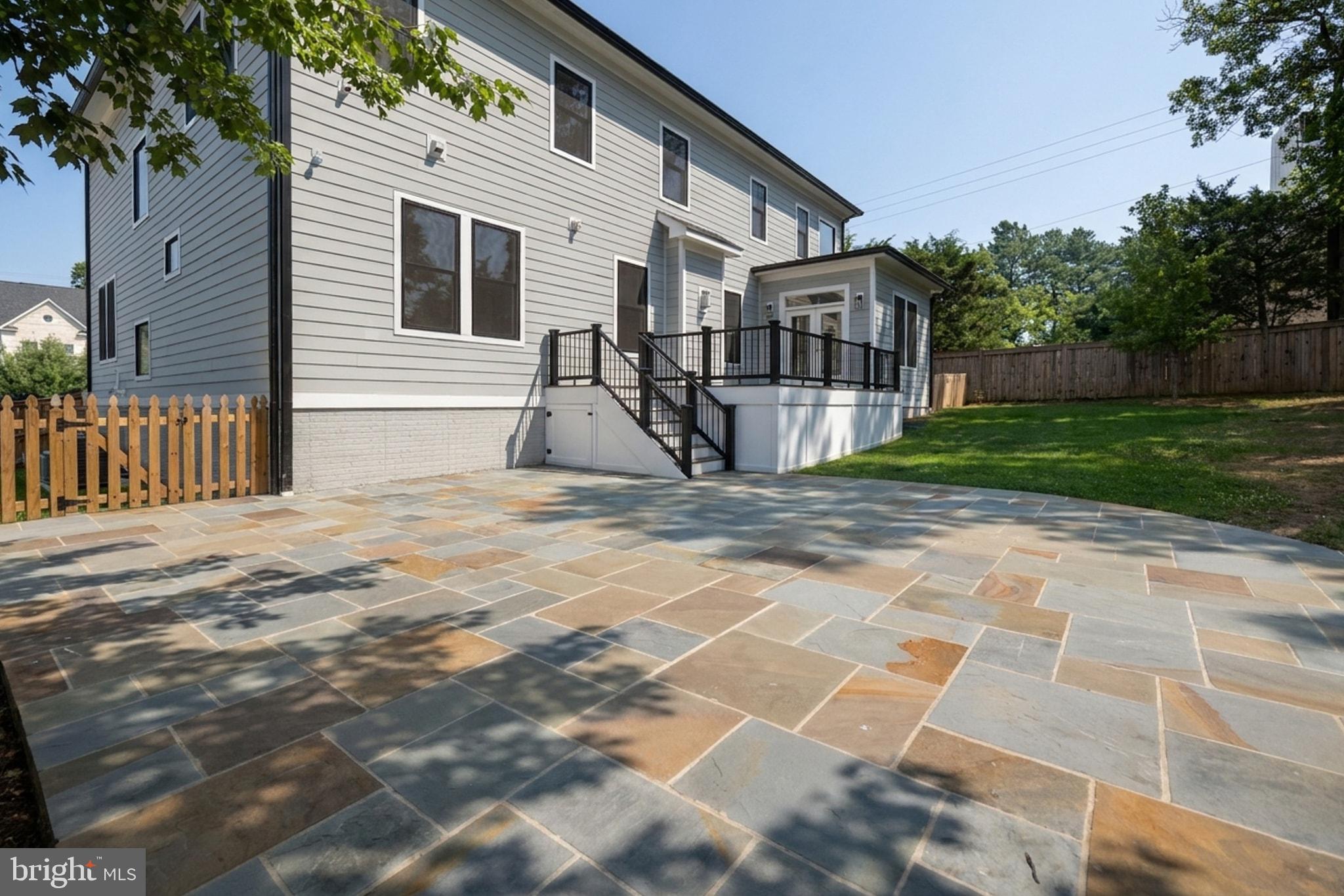 DEVON PARK - Residential