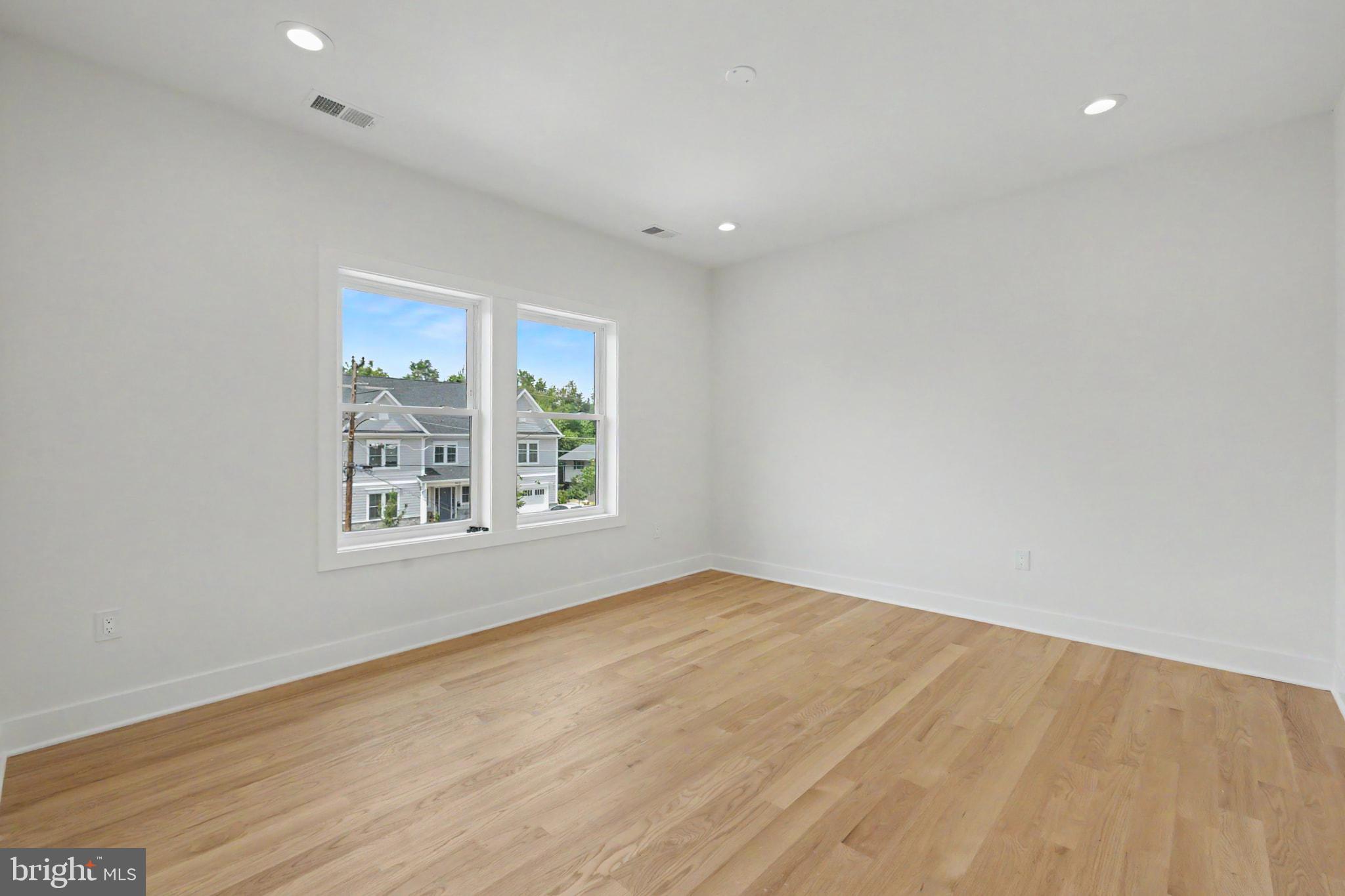 DEVON PARK - Residential