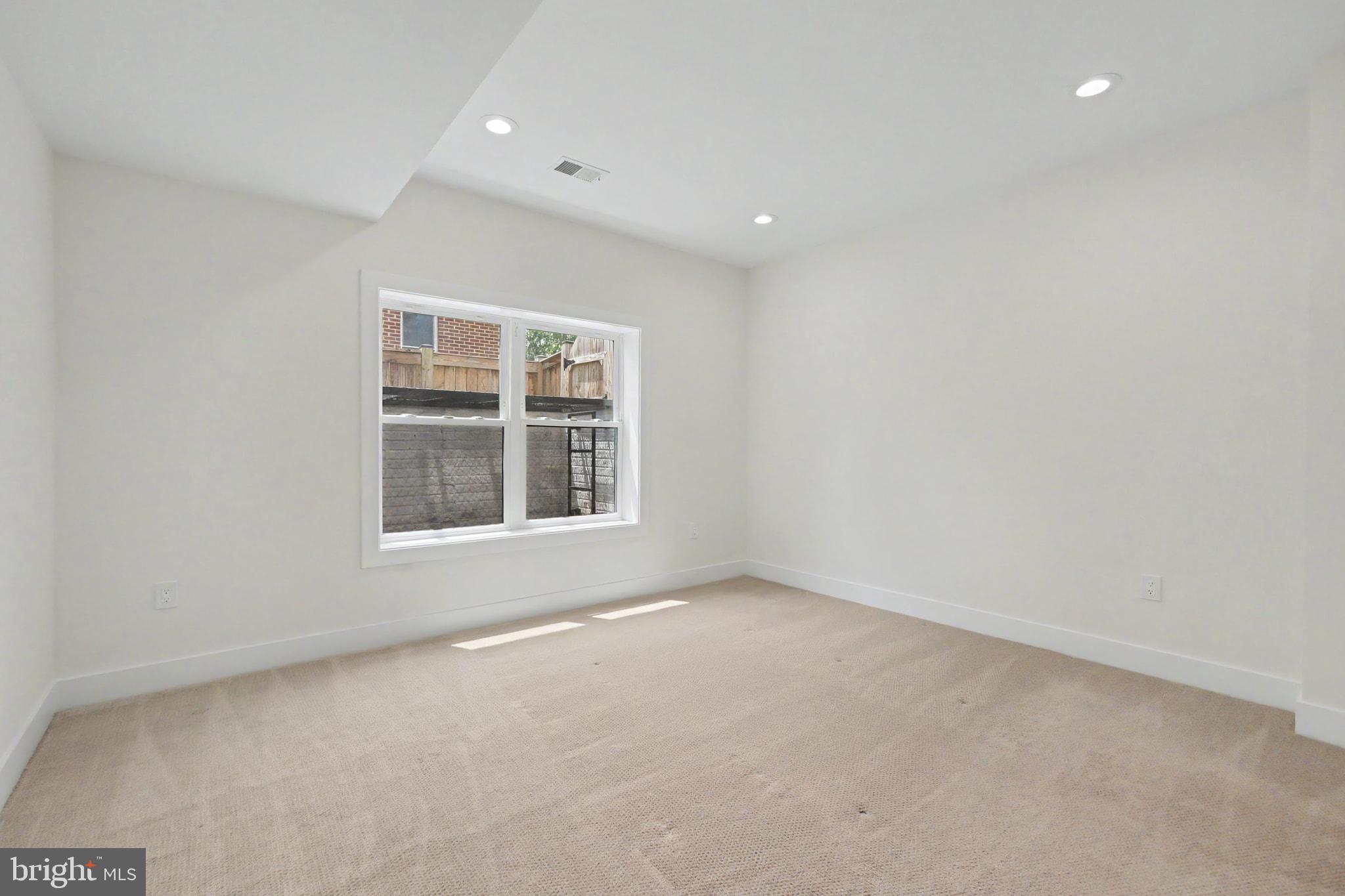DEVON PARK - Residential