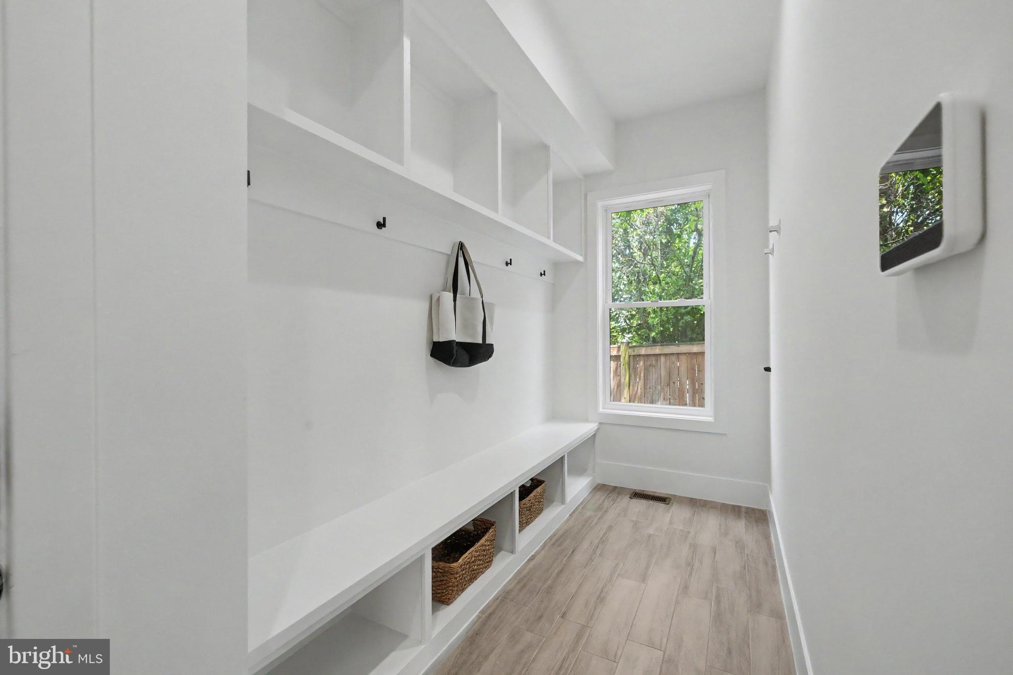 DEVON PARK - Residential