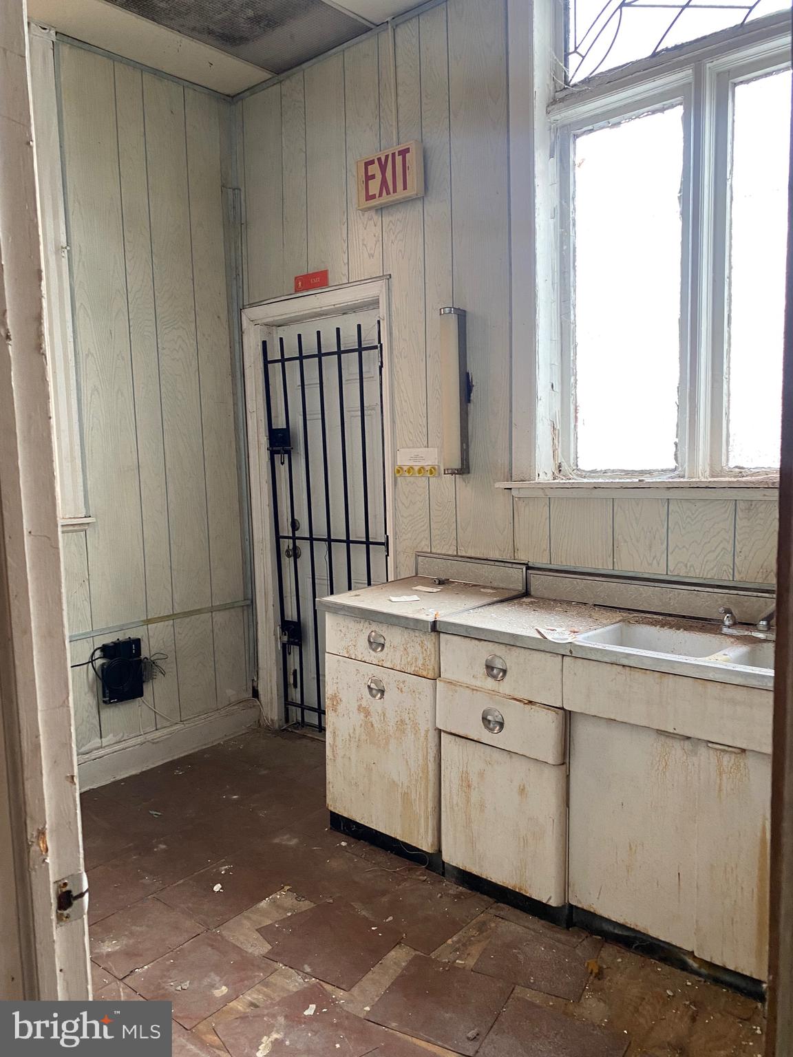 POINT BREEZE - Residential