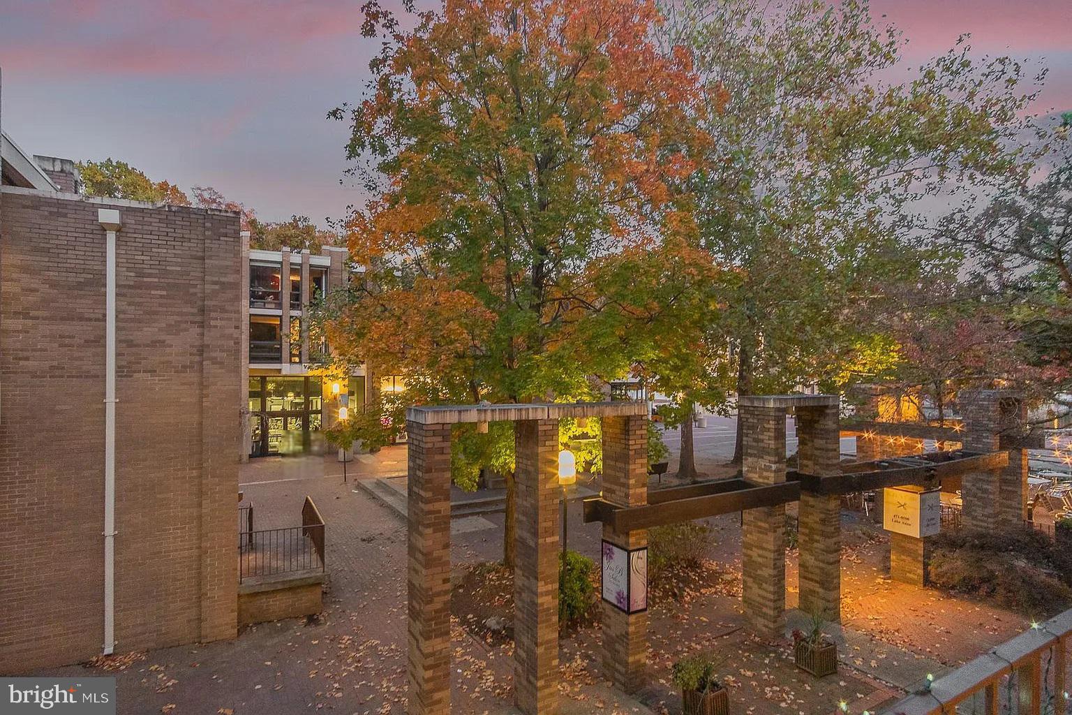 LAKE ANNE OF RESTON - Residential