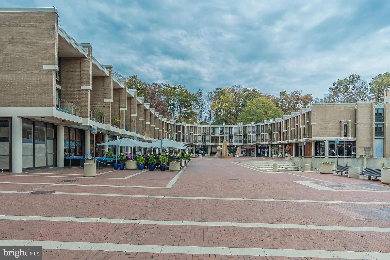 LAKE ANNE OF RESTON - Residential