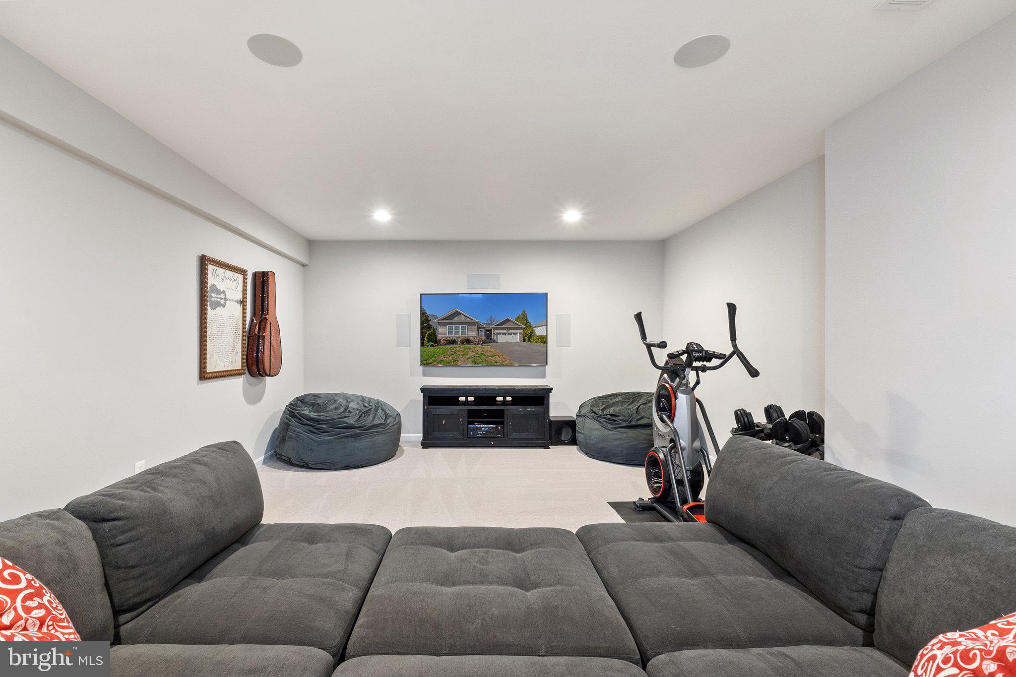 TWIN LAKES OVERLOOK - Residential