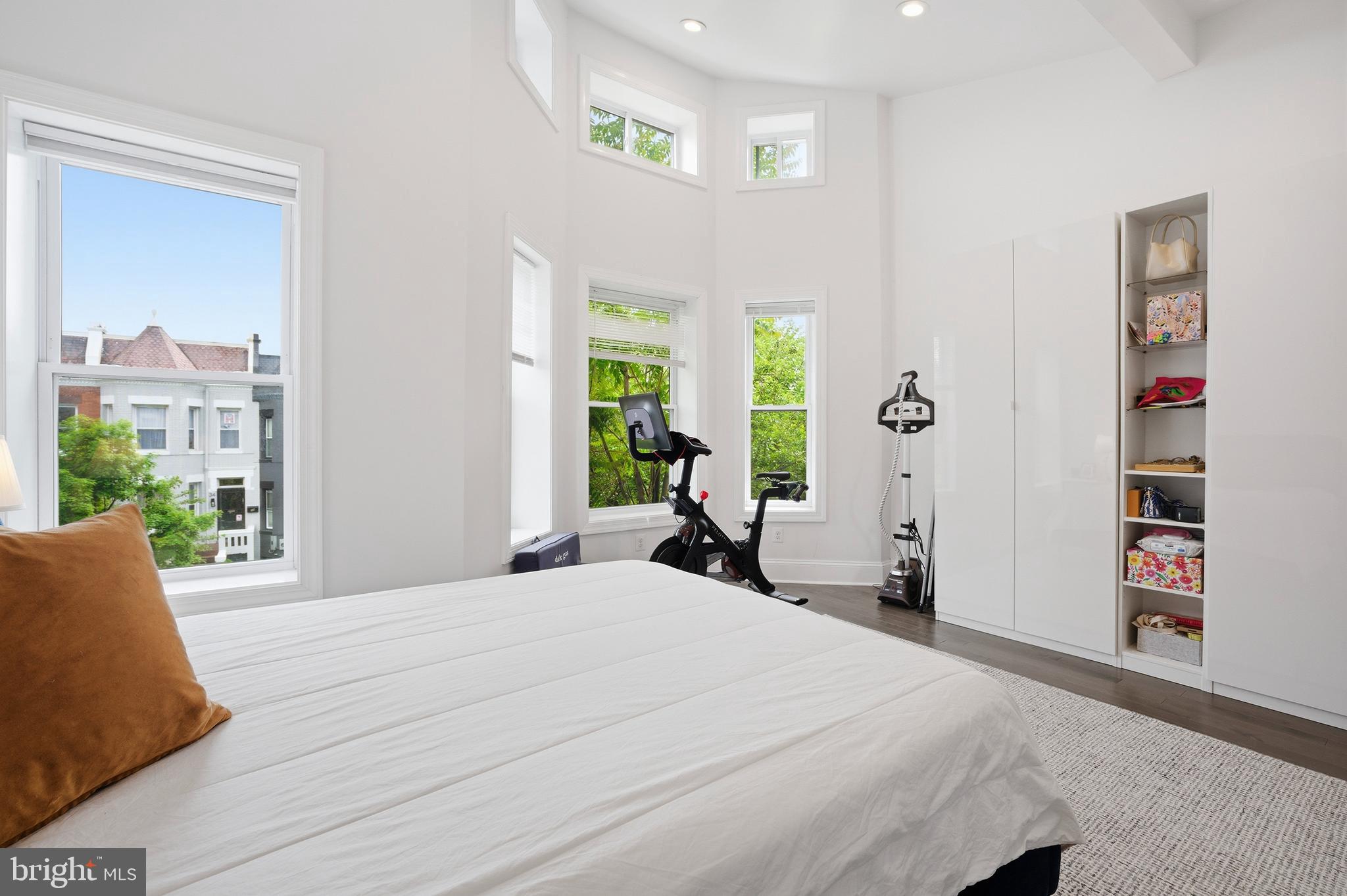 BLOOMINGDALE - Residential Income