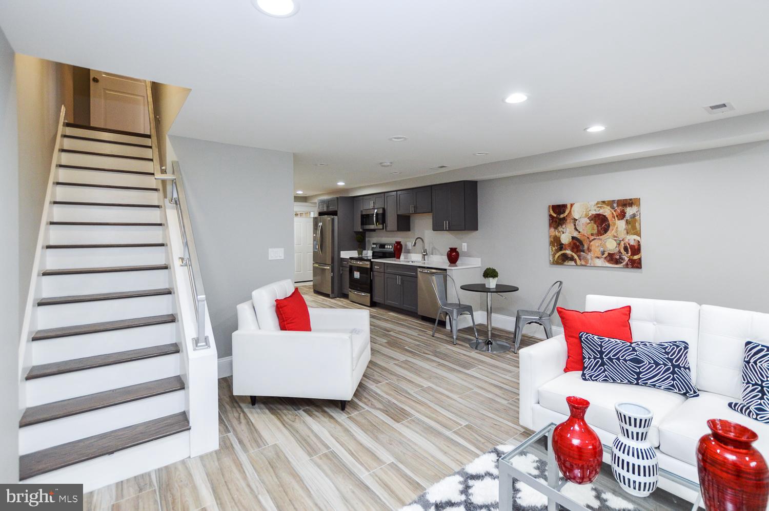 BLOOMINGDALE - Residential Income