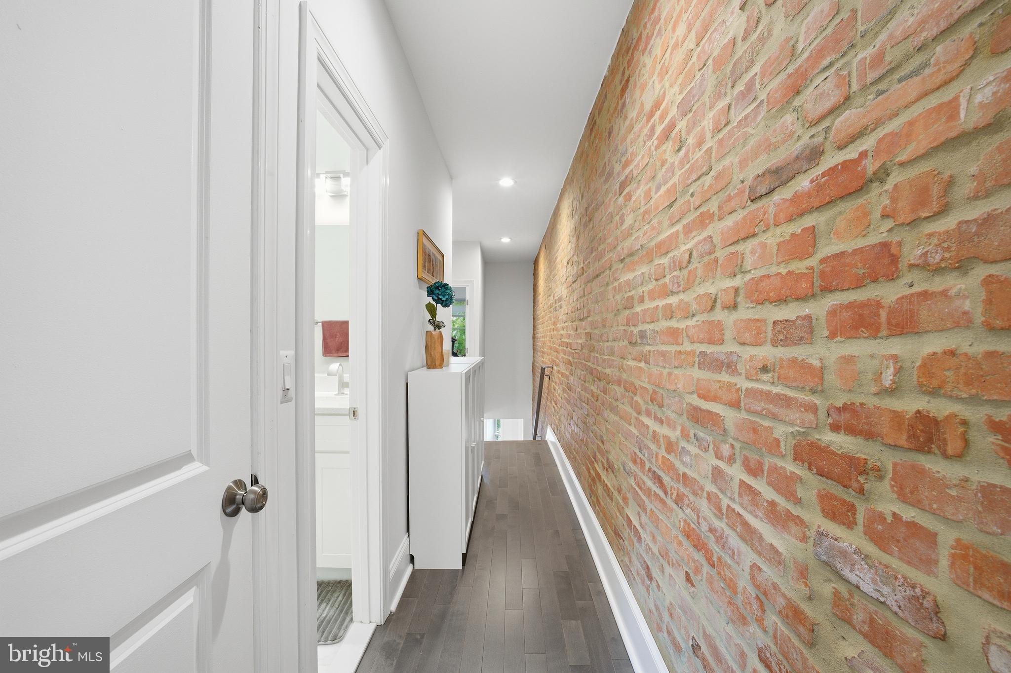 BLOOMINGDALE - Residential Income